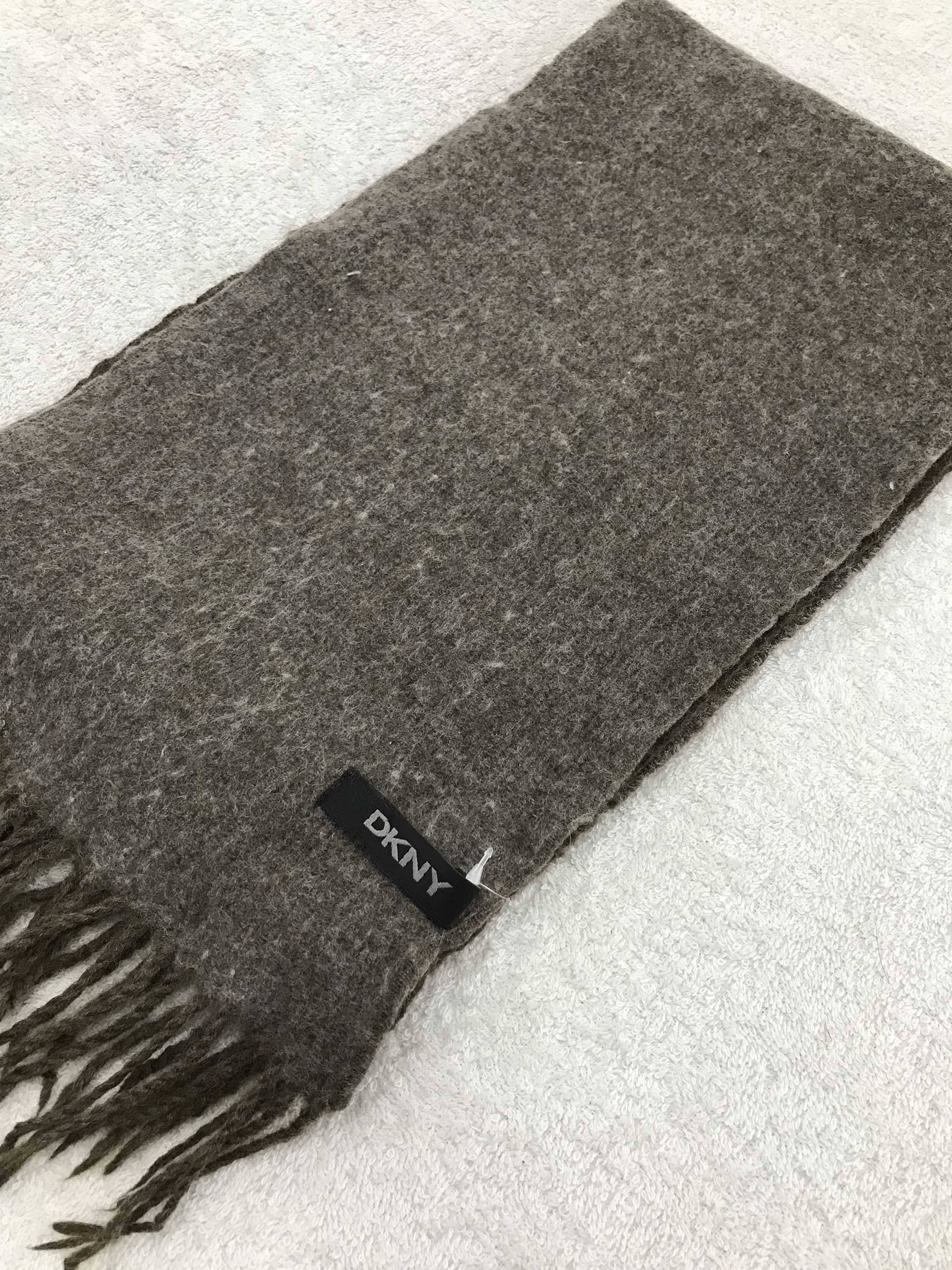 DKNY DKNY Scarf / Muffler / Neckwear - WW1153 Size ONE SIZE - 3 Thumbnail