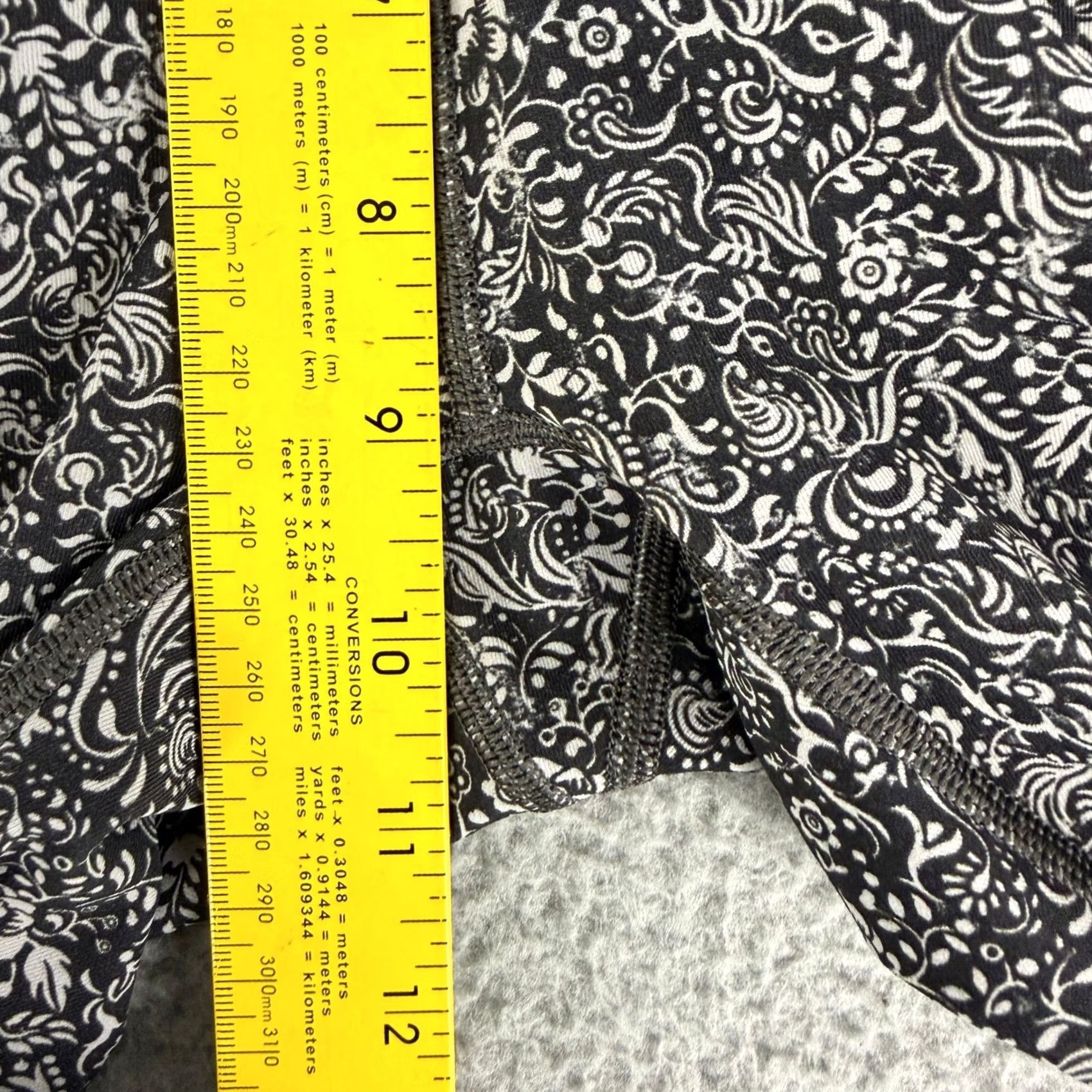 Lululemon Lululemon Wunder Under Leggings Women 4 Gray Purple Floral Lace High Rise Yoga Skinny Ankle Pattern Floral Athleisure 4 Women Size 40" / US 18 - 5 Thumbnail