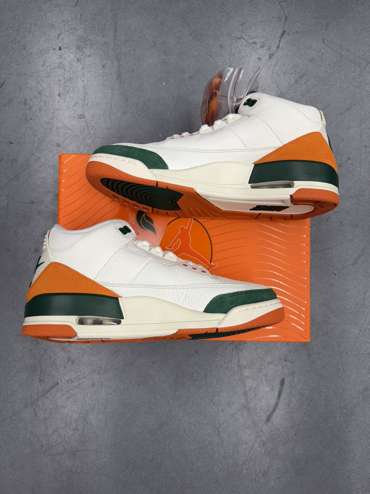 Nike 2025 Jordan 3 Retro SP SoleFly Miami Size US 10 / EU 43 - 2 Thumbnail