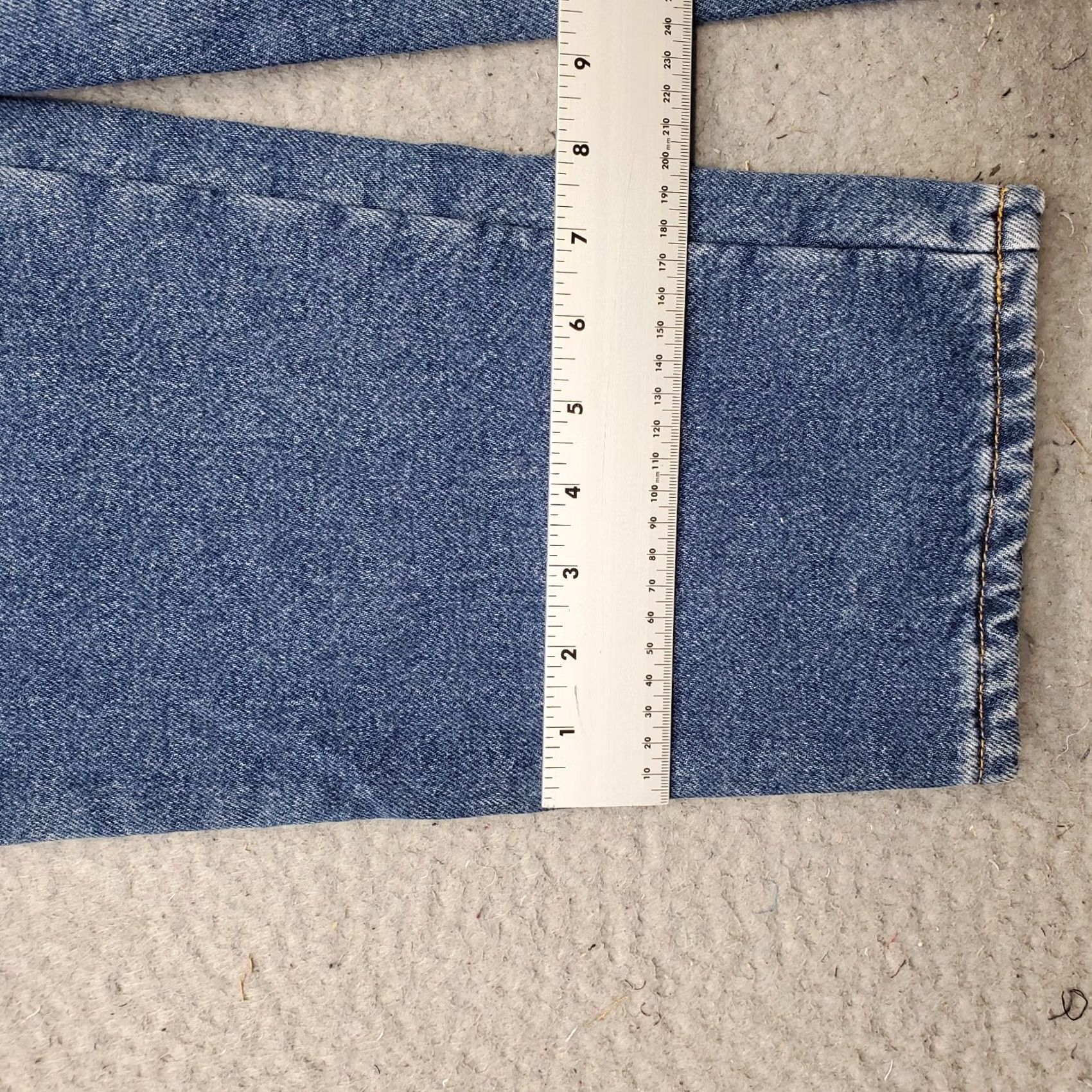 Vintage L.L. Bean Jeans Women 6P Blue Denim Fleece Lined Relaxed Straight Leg 5-Pocket Design Size 6P Womens Jeans Size 28" / US 6 / IT 42 - 5 Thumbnail