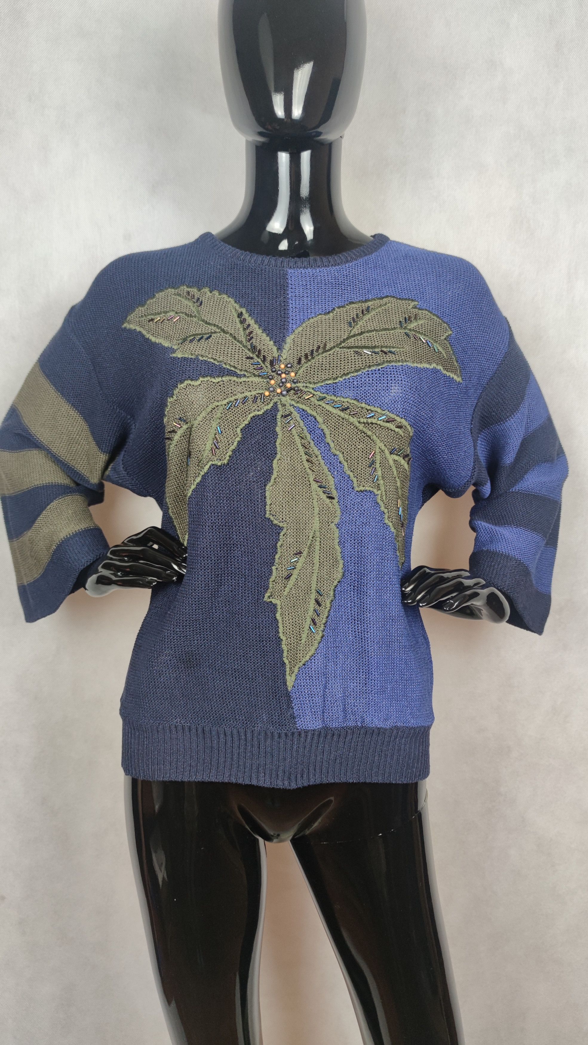 Escada × Vintage Vintage Escada Linen Blend Sweater | Palm Leaf Embellishment Size S / US 4 / IT 40 - 5 Thumbnail