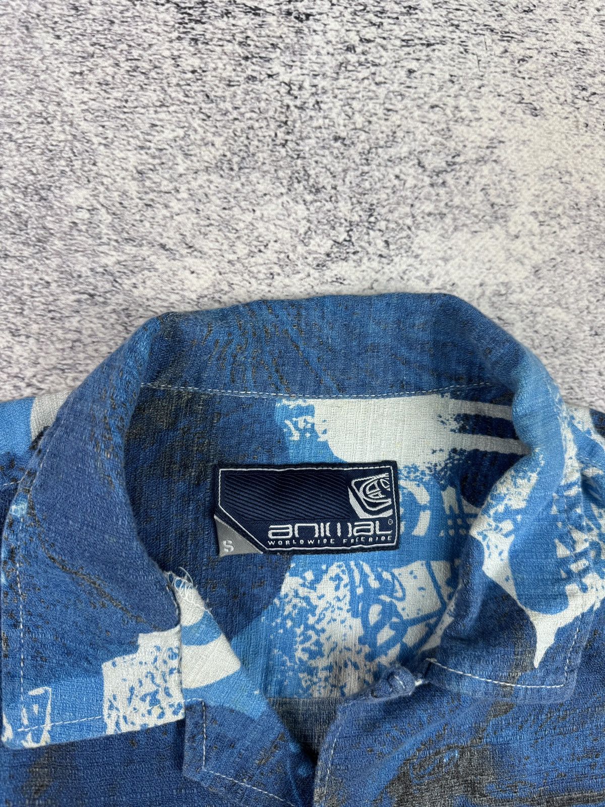 Vintage Animal Worldwide Feride Hawaiian Shirt Blue Floral Graffiti Size US S / EU 44-46 / 1 - 6 Thumbnail