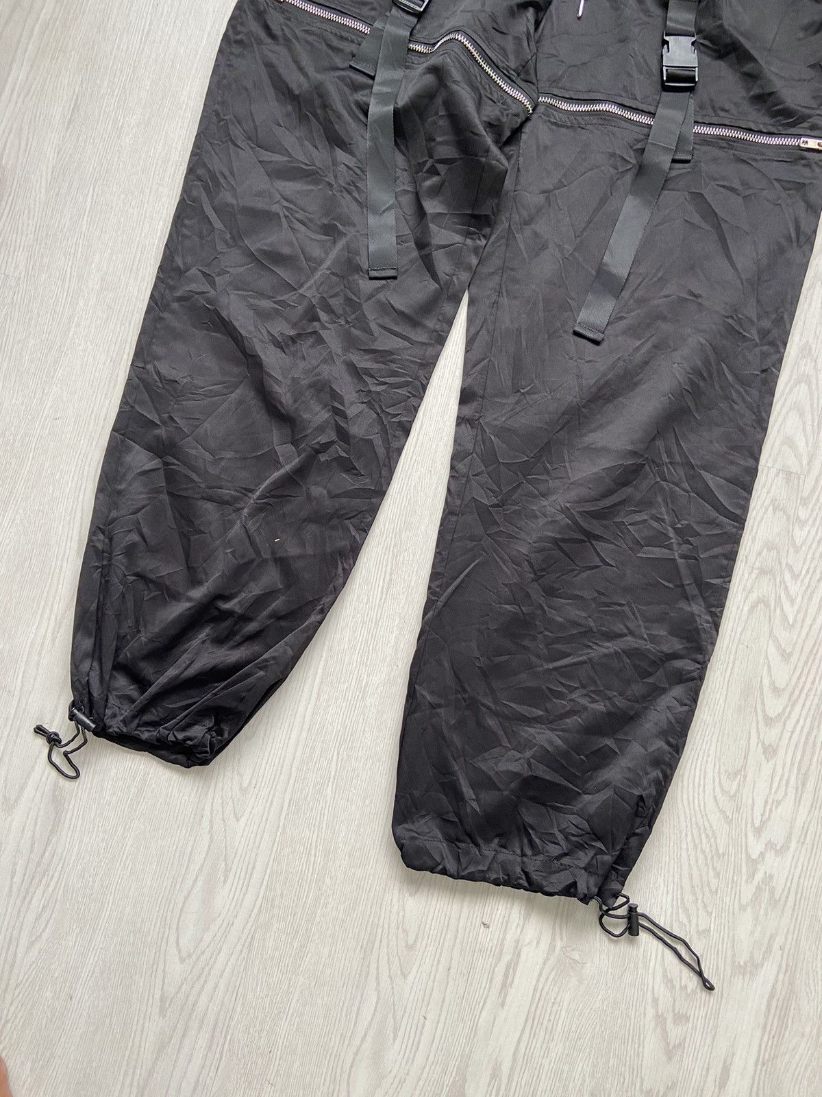 Japanese Brand Vintage 2000’s Zipper Parachute Acronym Design Wide Pants Size US 30 / EU 46 - 3 Thumbnail