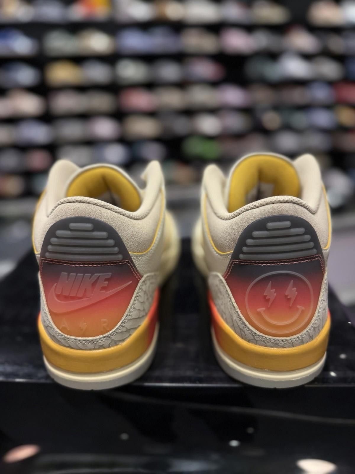 Jordan Brand 10.5 - Nike Air Jordan 3 Retro SP J Balvin Medellin Sunset Size US 10.5 / EU 43-44 - 5 Thumbnail