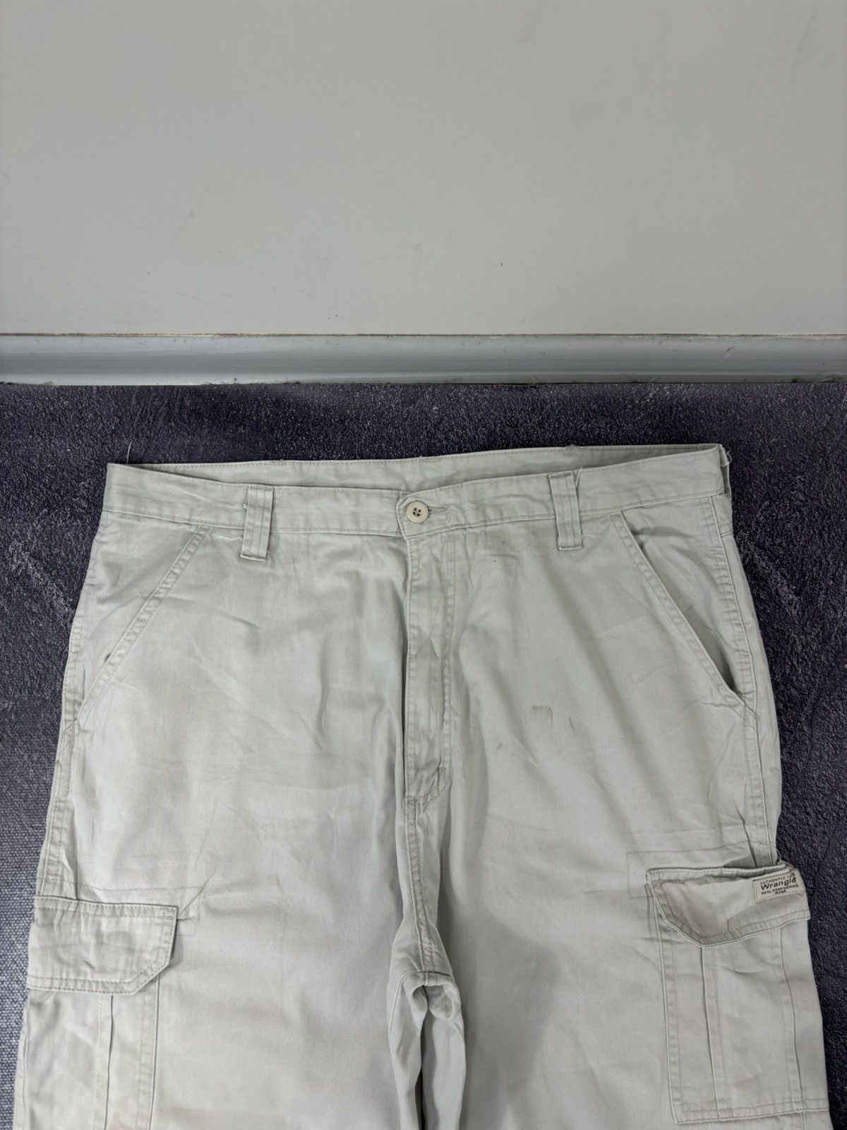 Vintage Vintage Wrangler Y2K Beige Military Hype Cargo Shorts Size US 38 / EU 54 - 8 Thumbnail
