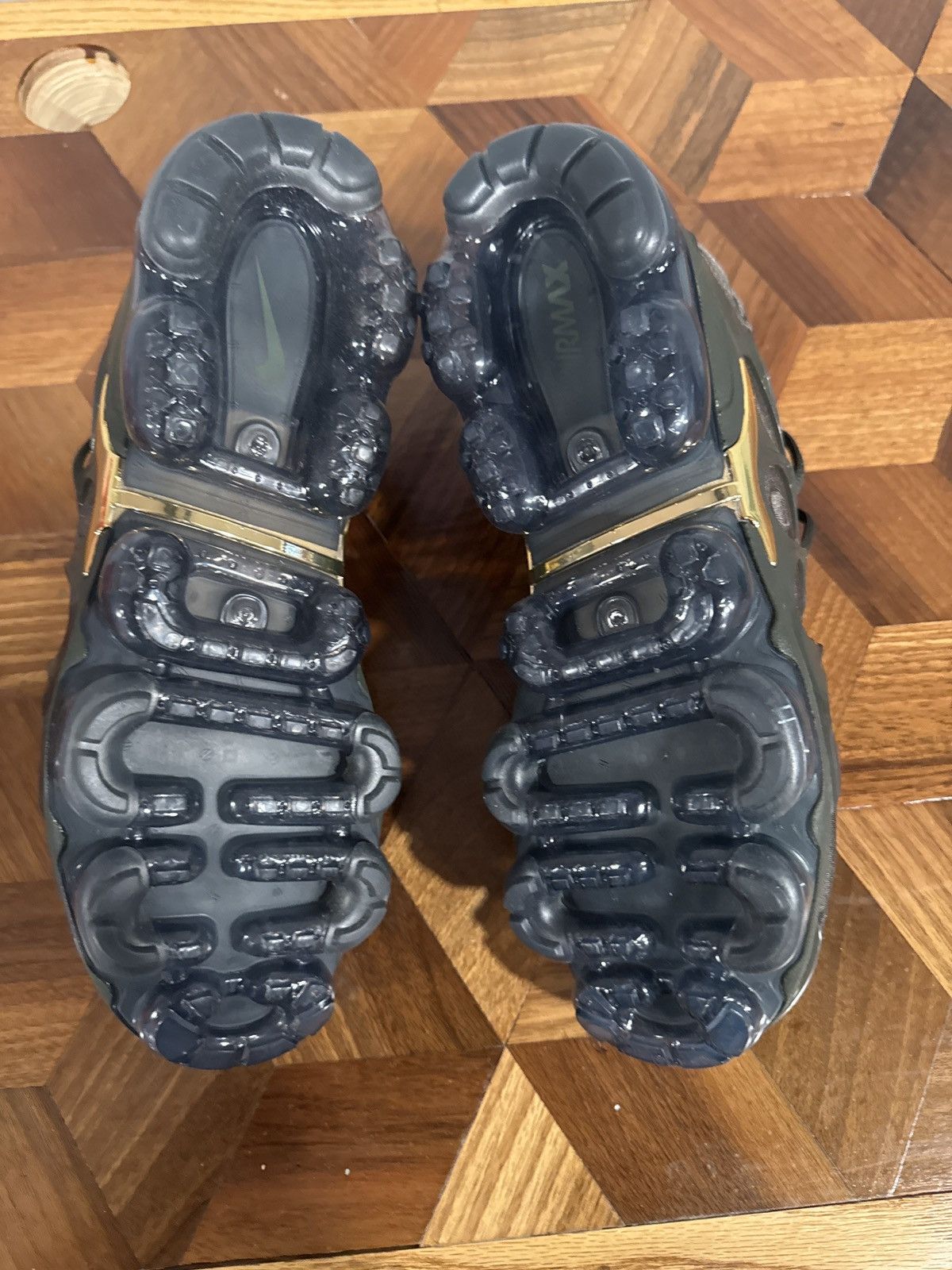 Nike air vapormax plus Size US 9.5 / EU 42-43 - 3 Thumbnail