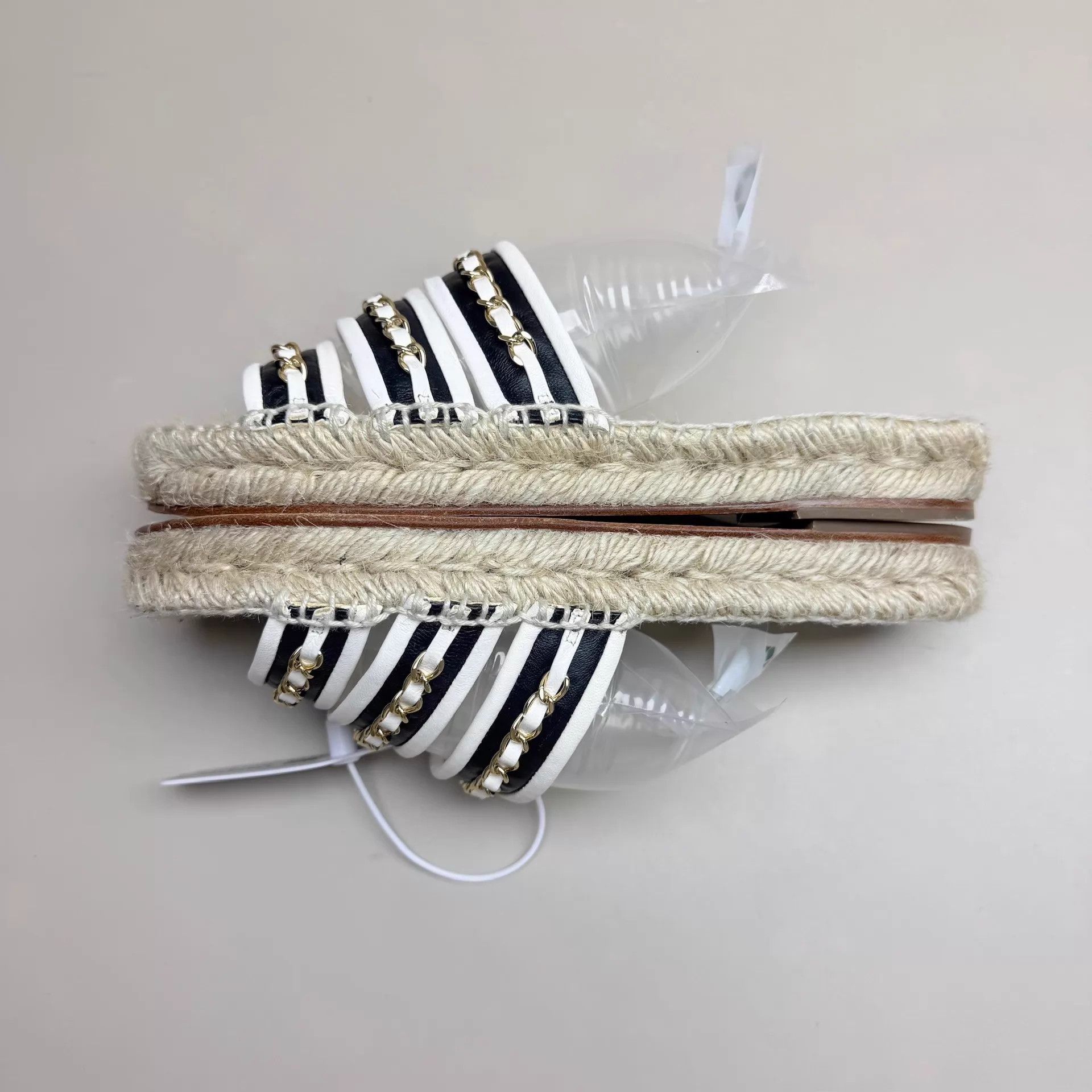 Chanel CHANEL Black & White Chain CC Slippers 36 Size US 5.5 / IT 35.5 - 5 Thumbnail