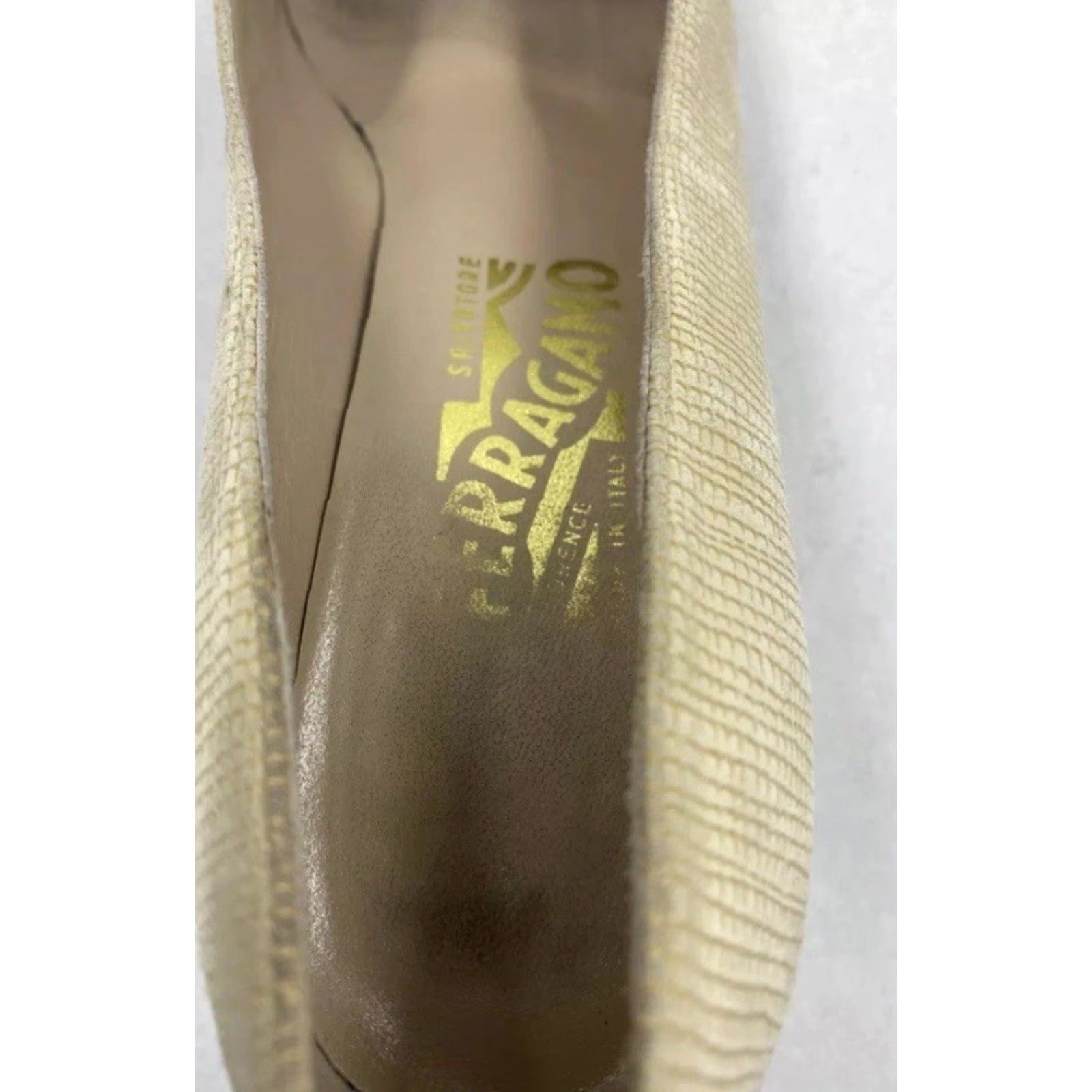 Salvatore Ferragamo Women’s Salvatore Ferragamo Pumps Beige Suede Heels Made In Italy Size 8 Womens Pumps Beige Suede Italy 8 Size US 8 / IT 38 - 8 Thumbnail