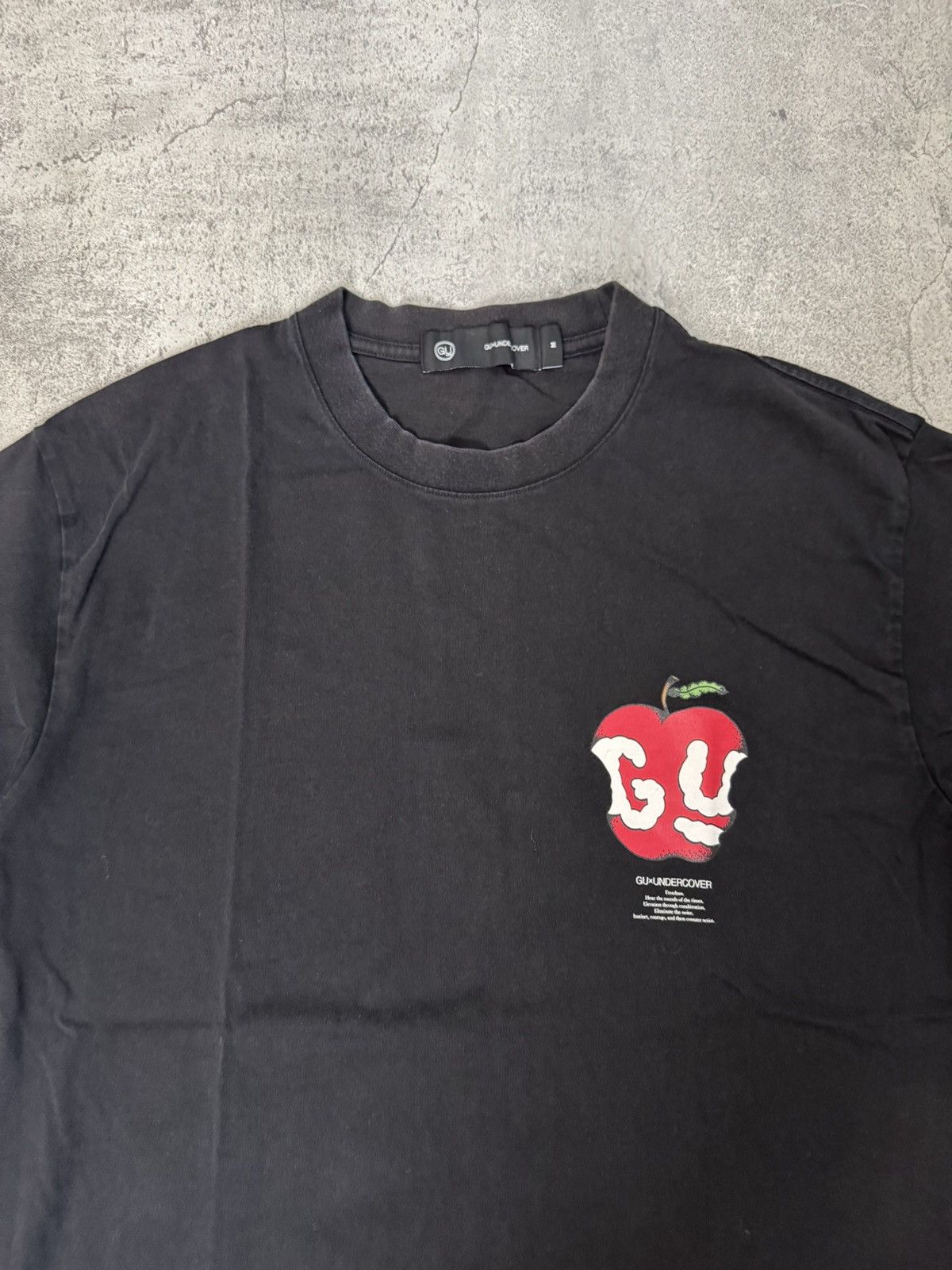 GU × Undercover GU X UNDERCOVER APPLE LOGO T SHIRT Size US M / EU 48-50 / 2 - 2 Thumbnail