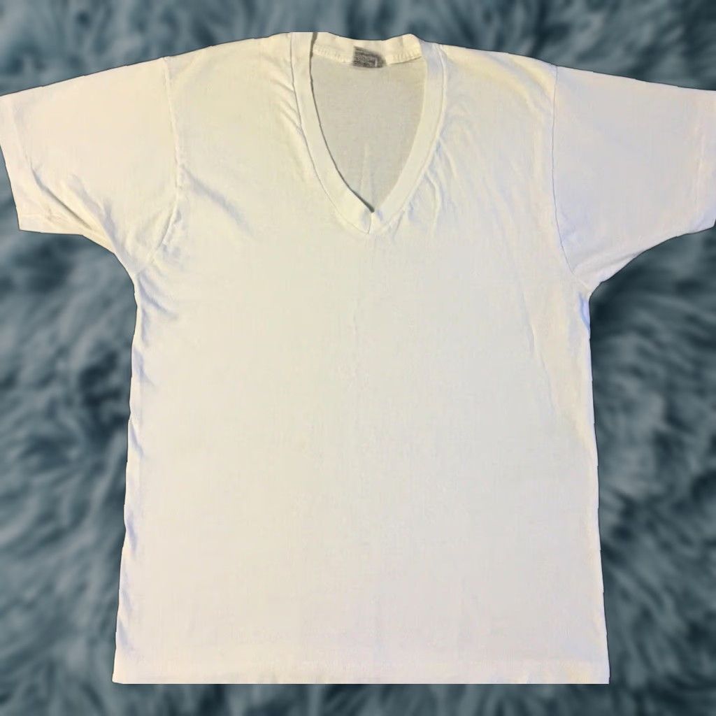 Vintage VINTAGE 80s 90s Faded Distressed V Neck Shirt M White Grunge Biker Punk Surf Skate Track Mens T-Shirt Size US M / EU 48-50 / 2 - 1 Thumbnail