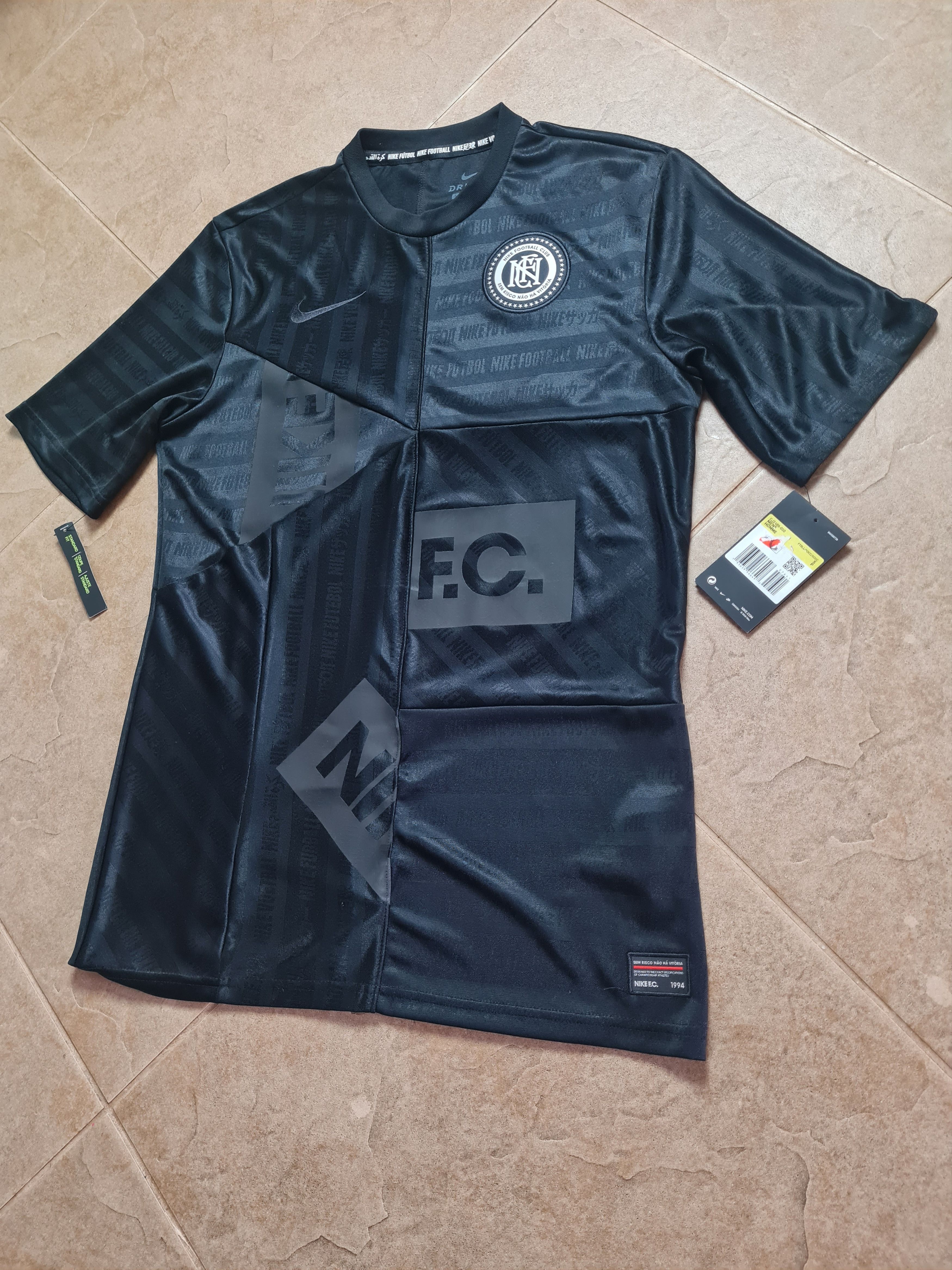 Nike T-shitrs Men’s FC Nike Football Club soccer foootball Jersey Size US S / EU 44-46 / 1 - 9 Thumbnail