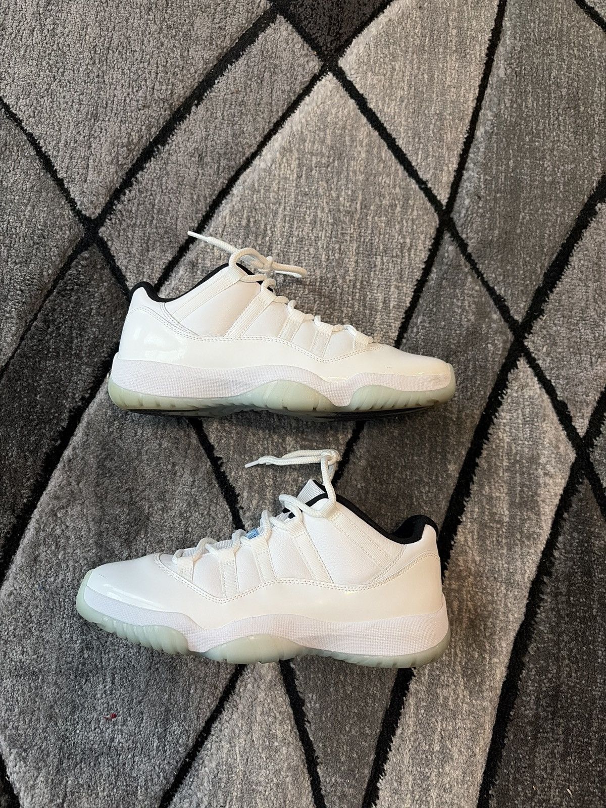 Jordan Brand JORDAN 11 RETRO LOW - LEGEND BLUE Size US 10 / EU 43 - 1 Thumbnail