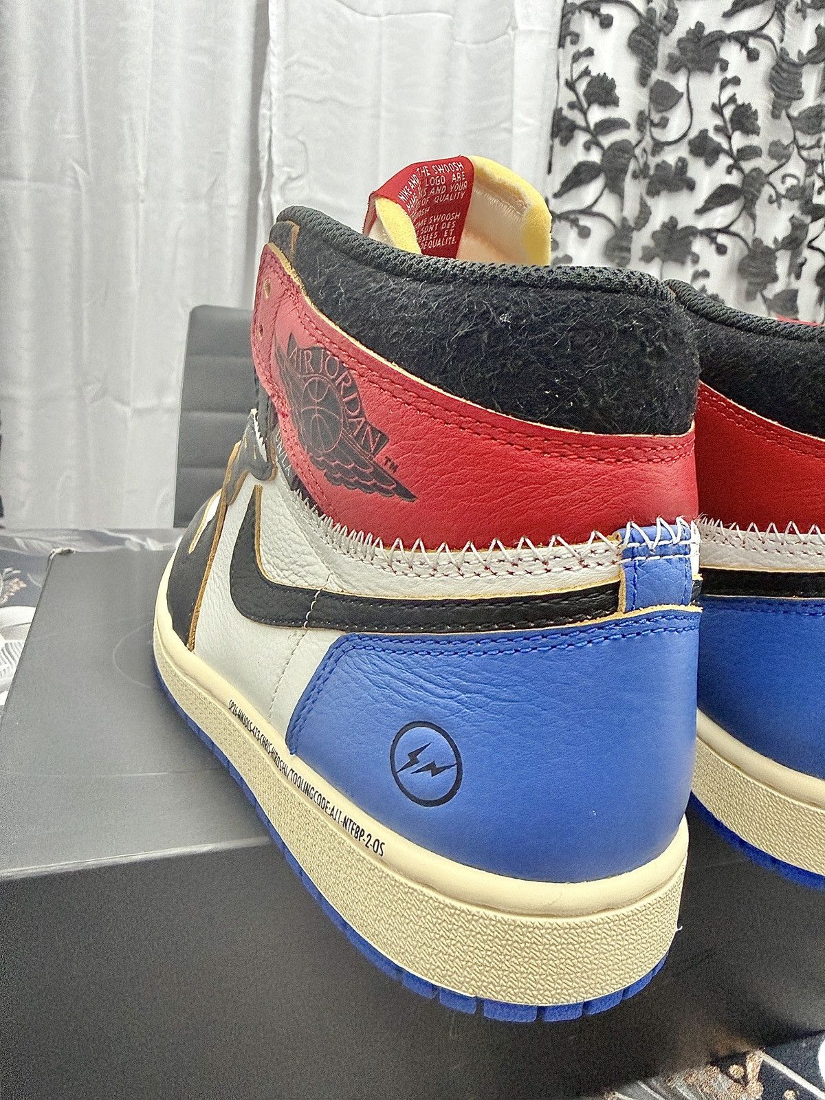 Jordan Brand × Union LA Jordan 1 Union LA x Fragment Varsity Red US 6.5 Size US 6.5 / EU 39-40 - 7 Thumbnail