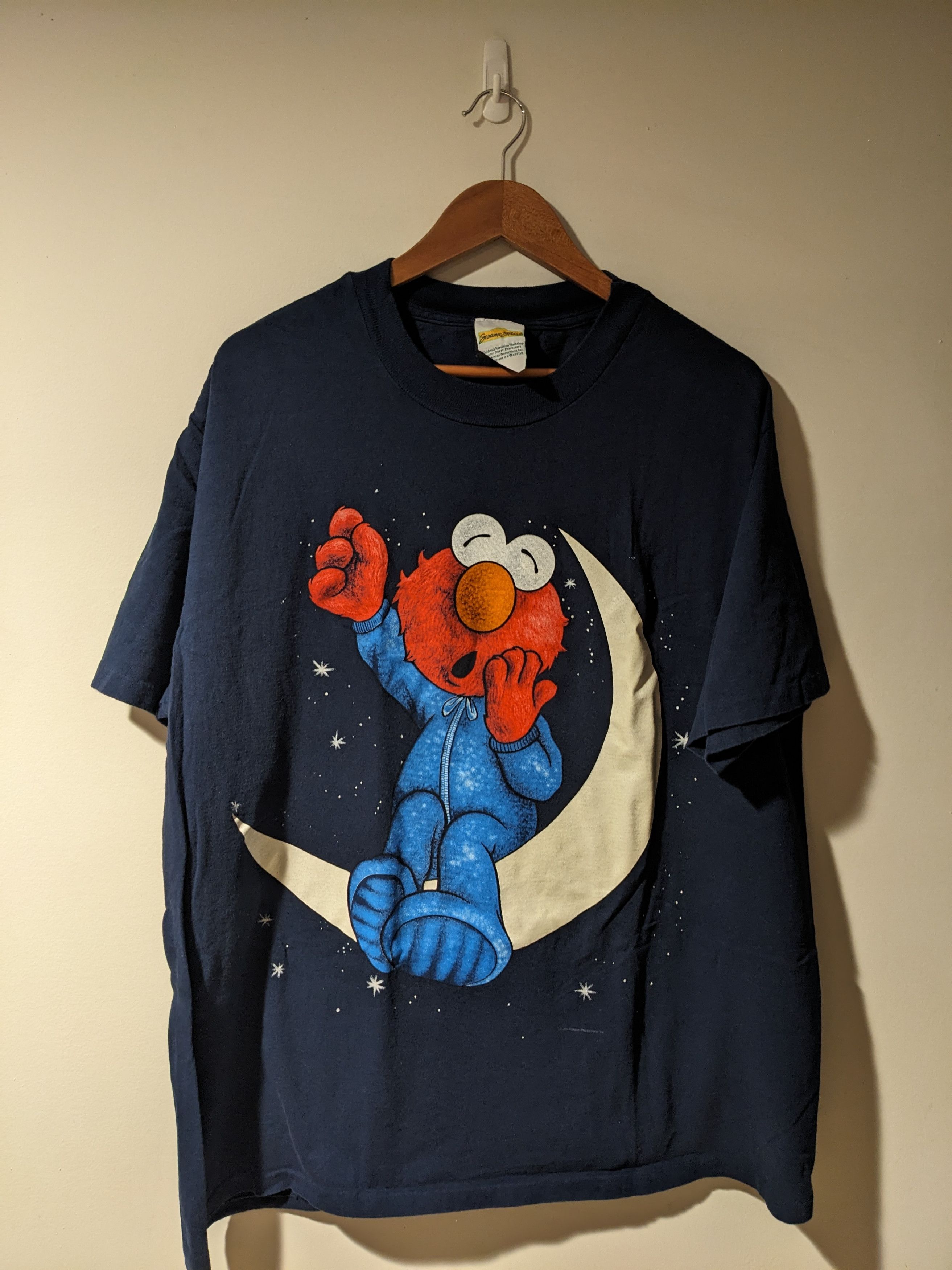 Cartoon Network × Vintage Vintage 90s Elmo Sesame Street Moon Goodnight Glow T-Shirt Size US XL / EU 56 / 4 - 1 Thumbnail