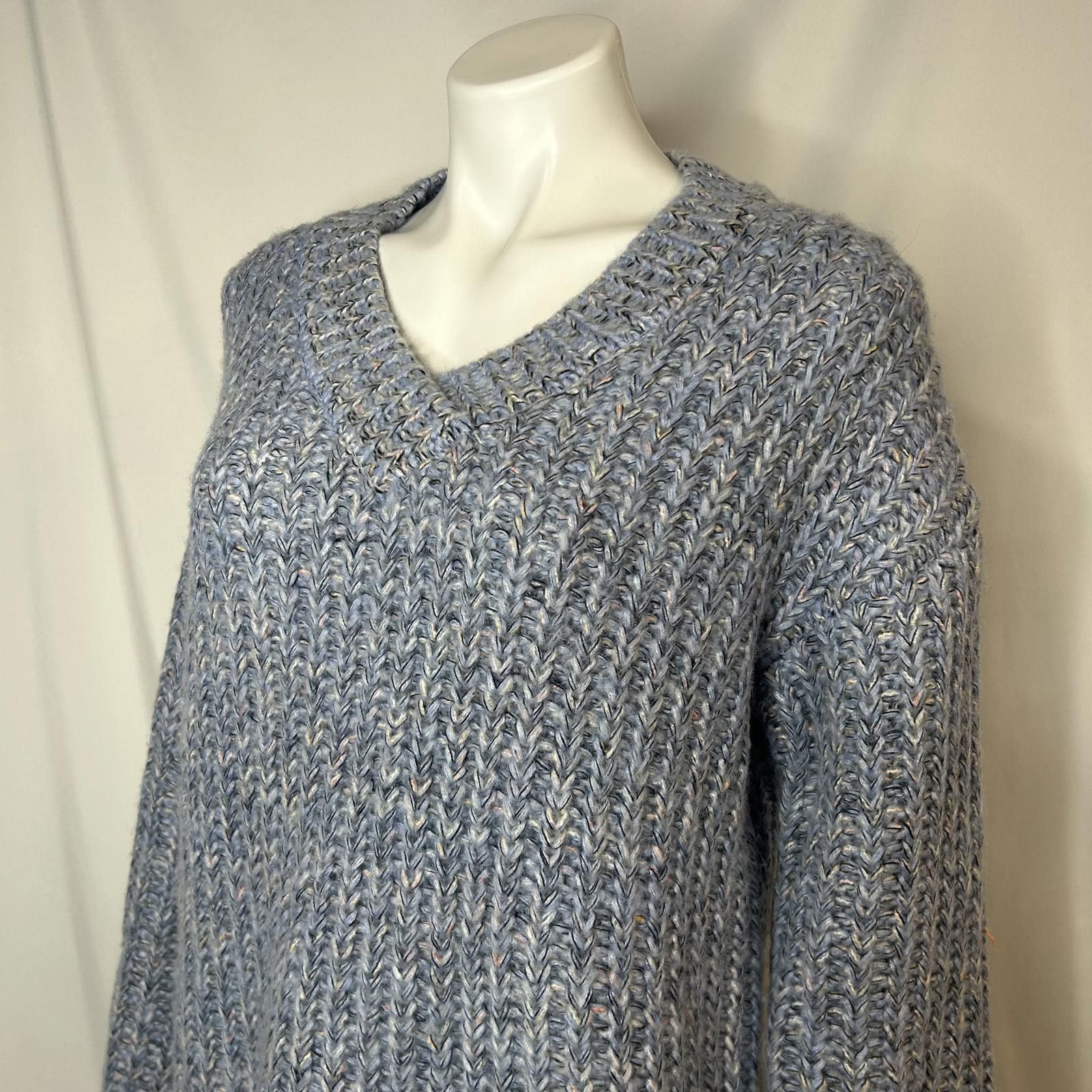 Designer For the Republic, Blue Chunky Knit V Neck Sweater, Medium Size M / US 6-8 / IT 42-44 - 2 Thumbnail
