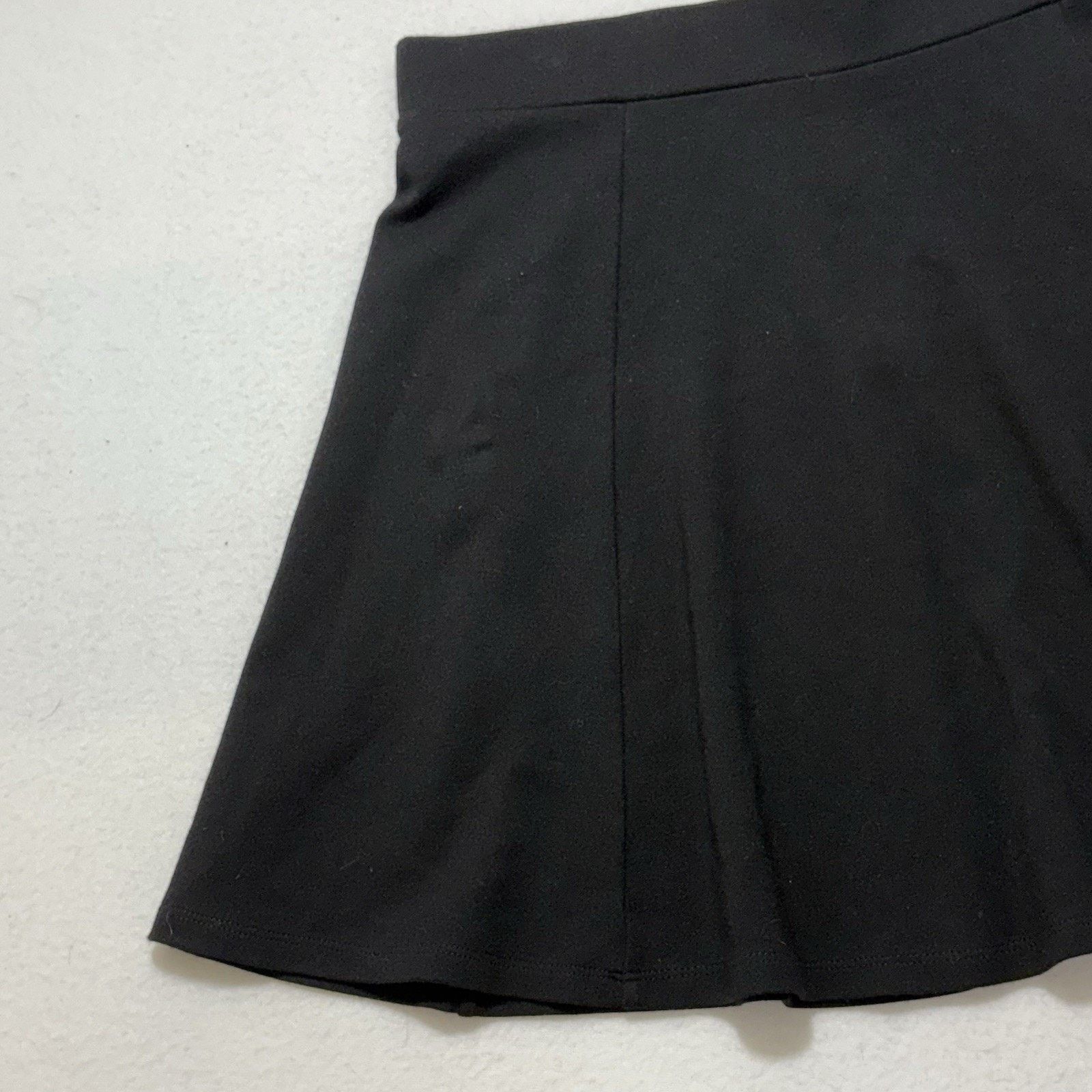 H&M H&M Medium Mini Skirt Black Lightweight Zipper Back Size 30" / US 8 / IT 44 - 3 Thumbnail