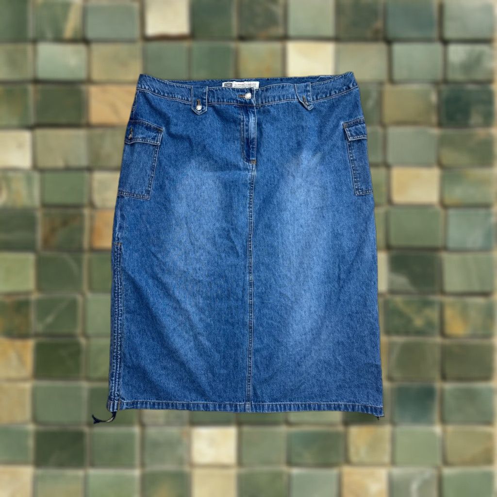 Vintage VINTAGE UNIONBAY Cargo Denim Midi Skirt Women’s 22W Plus Pockets Y2K 32" Length Blue, 100% Cotton, Button Closure, Midi Skirt, Women Size 40" / US 18 - 1 Thumbnail