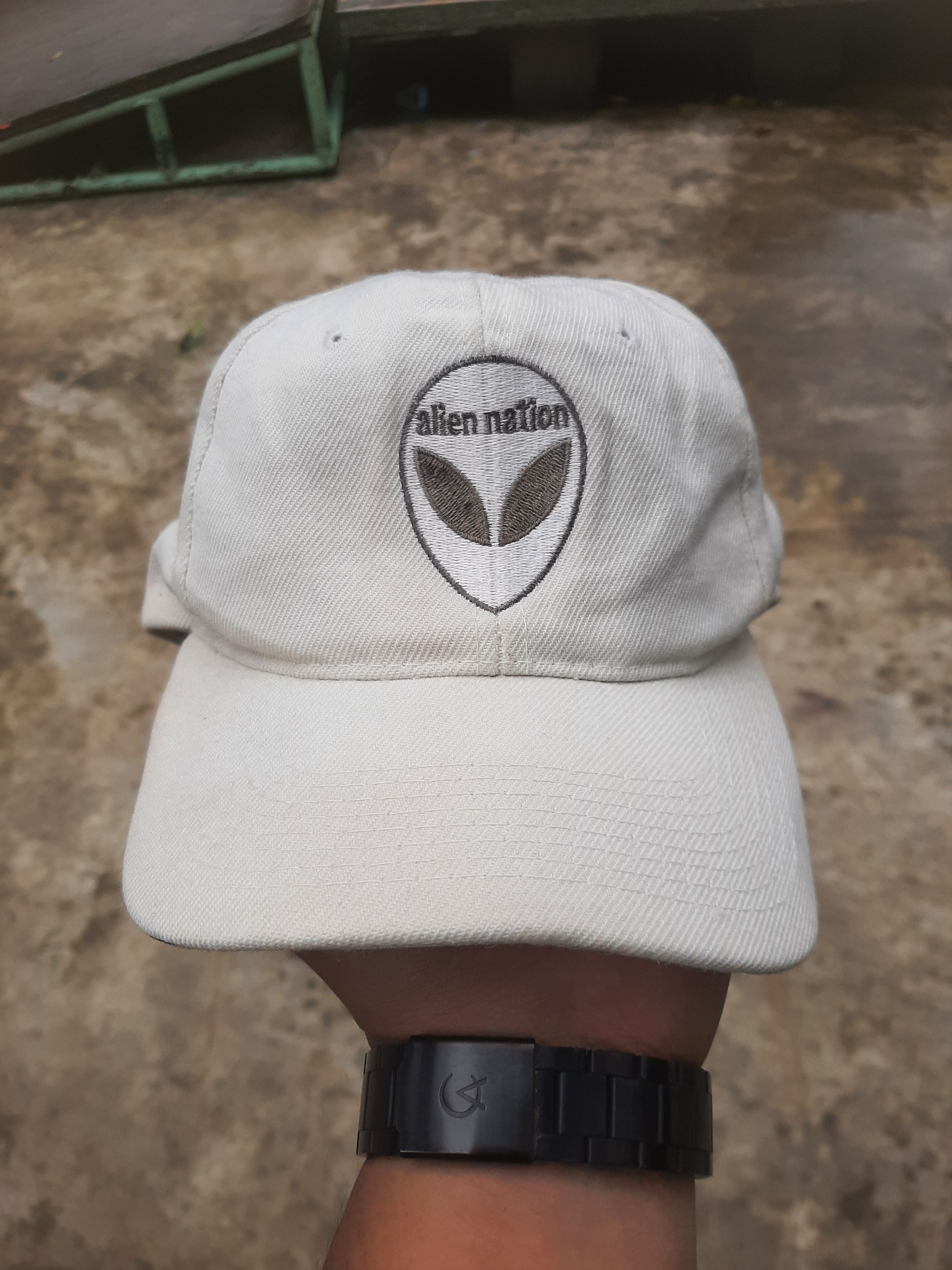 Alien Workshop × Hook-Ups Vintage 90s alien nation