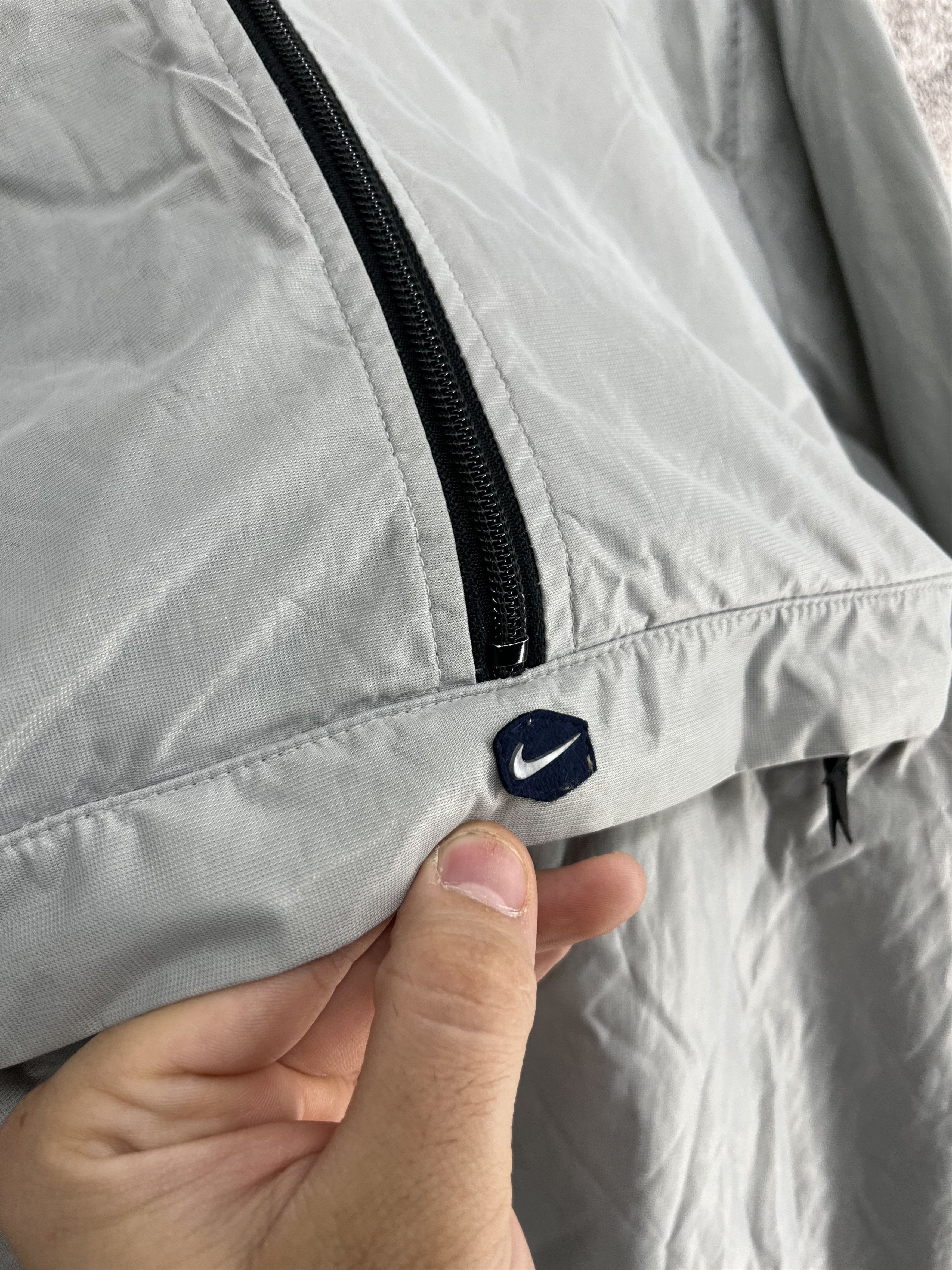 Nike Vintage Nike Pullover Windbreaker Hoodie Grey Size-M Size US M / EU 48-50 / 2 - 11 Thumbnail