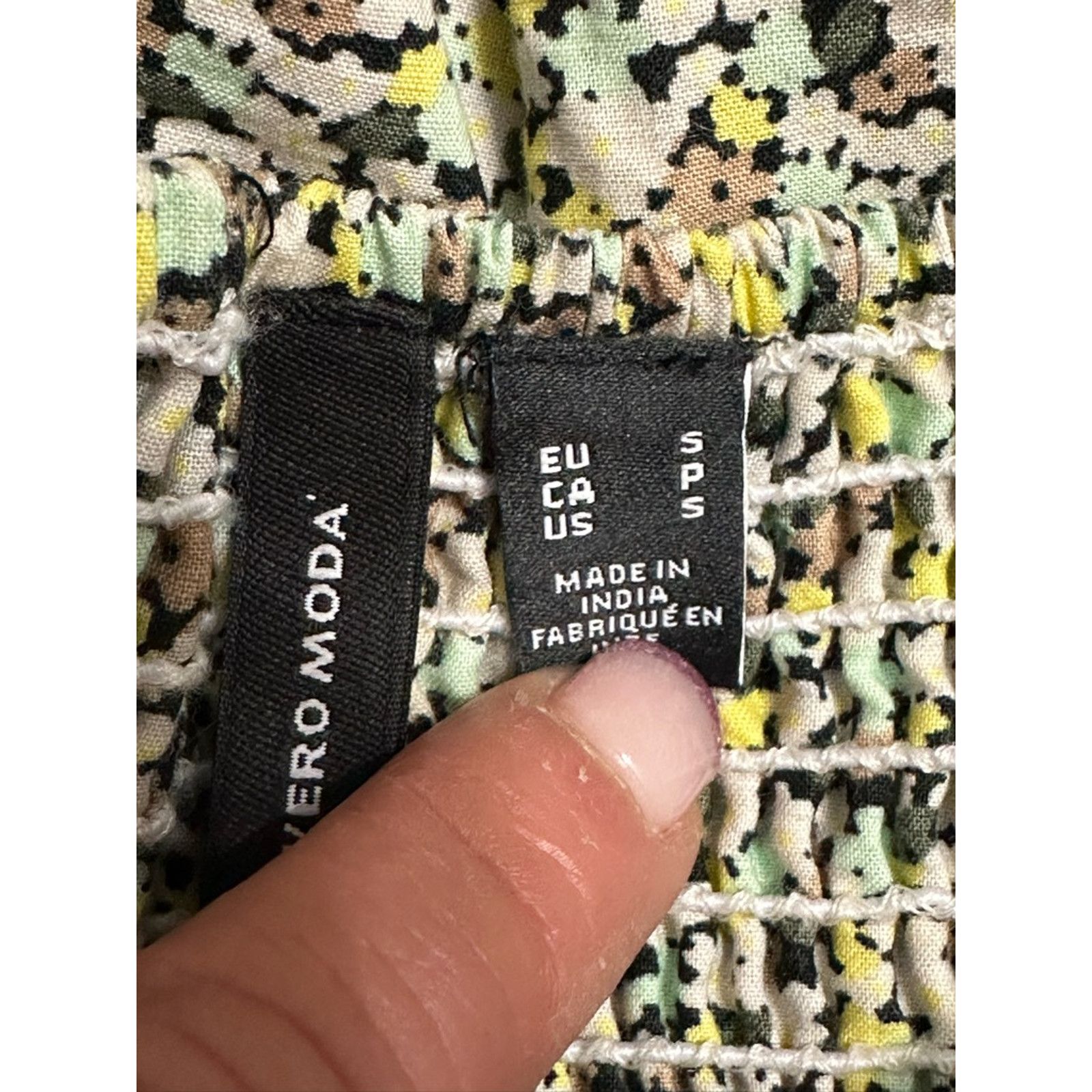 Other Vero Moda Mini Skirt Tiered Floral Smocked Cotton S NWOT Size 26" / US 2 / IT 38 - 8 Thumbnail