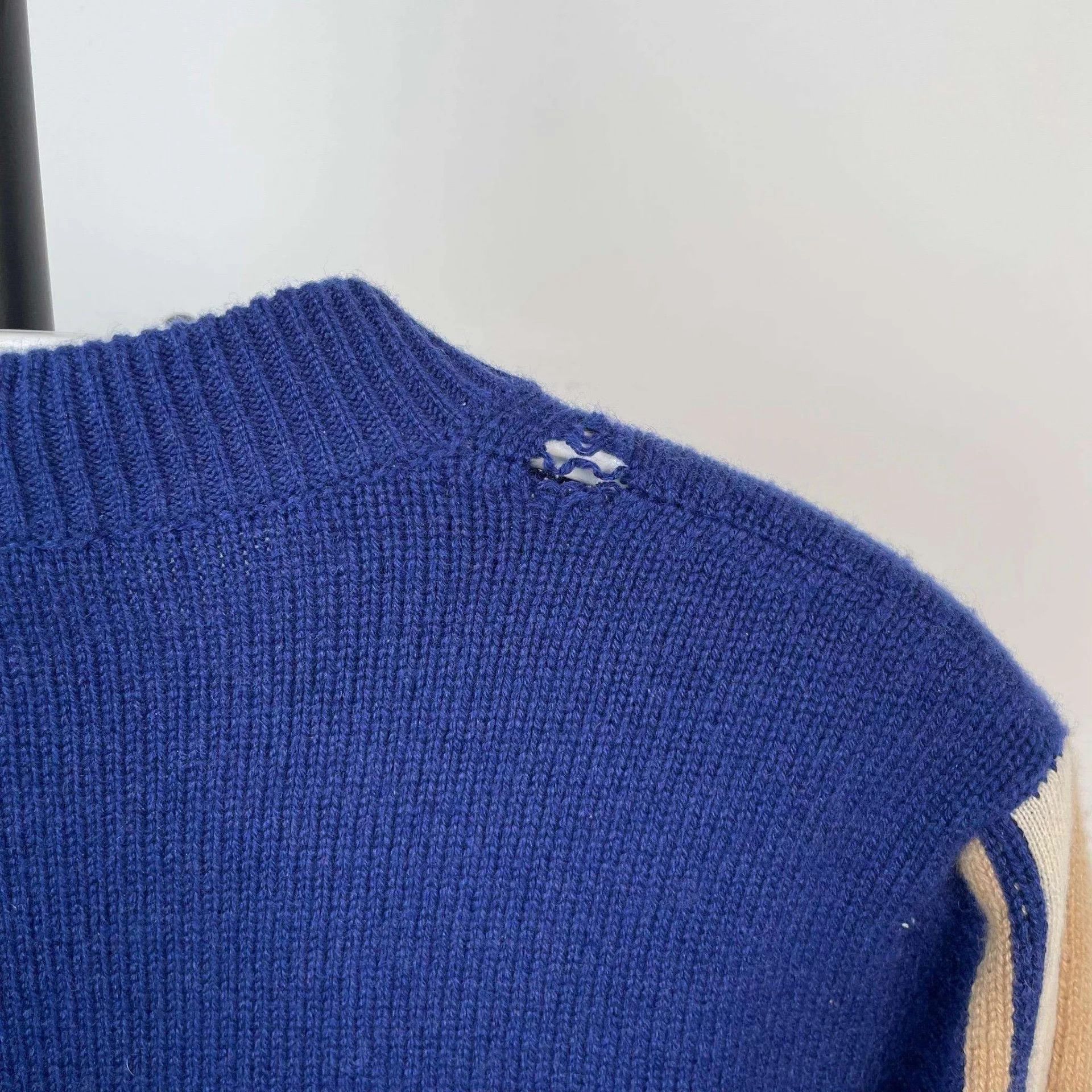 Louis Vuitton LV blue knit sweater M size Size US M / EU 48-50 / 2 - 9 Thumbnail