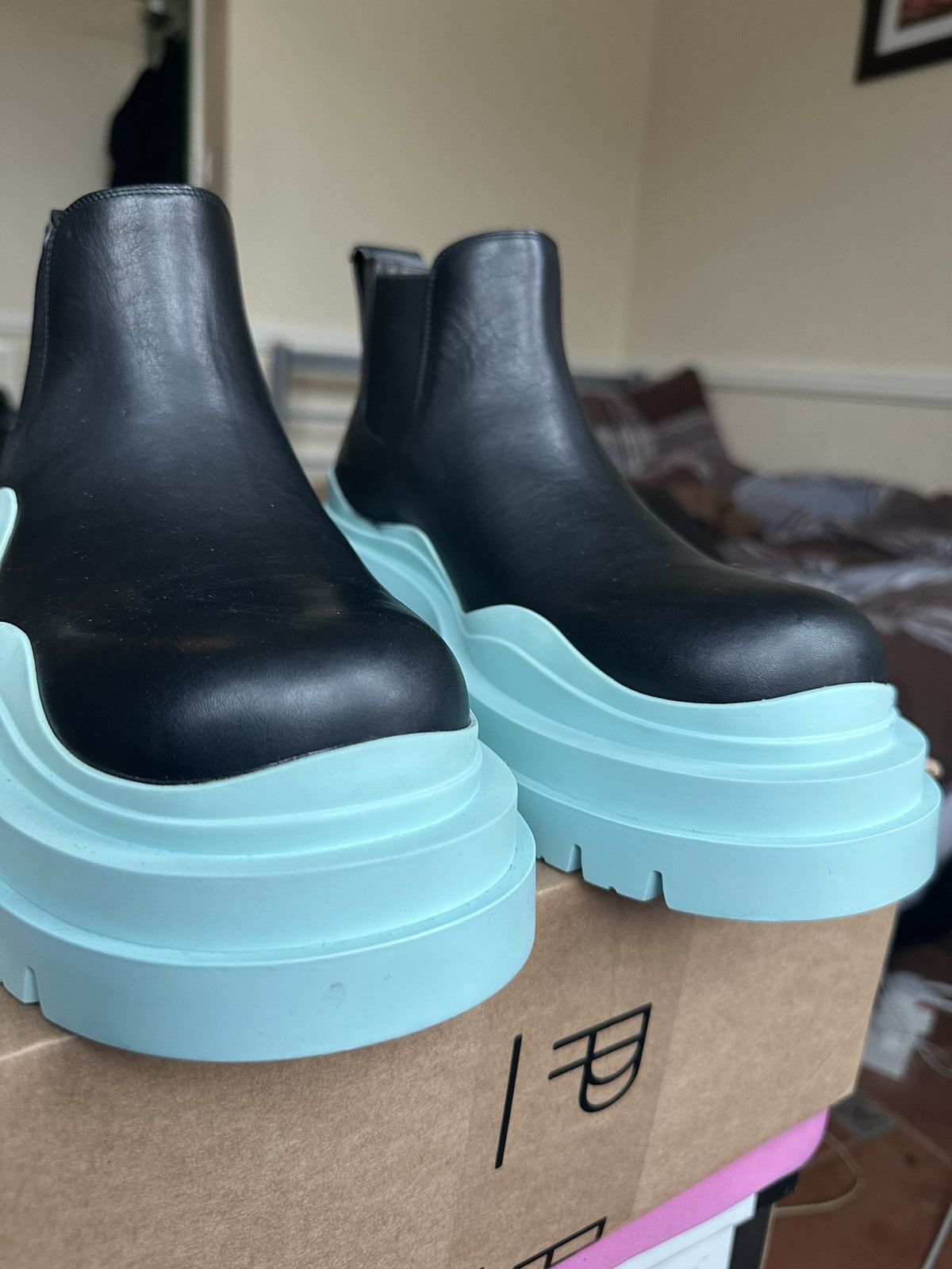 Bottega Veneta Bottega Veneta Tire Ankle Chelsea Boot 'Black Blue' Size US 6 / EU 39 - 1 Thumbnail