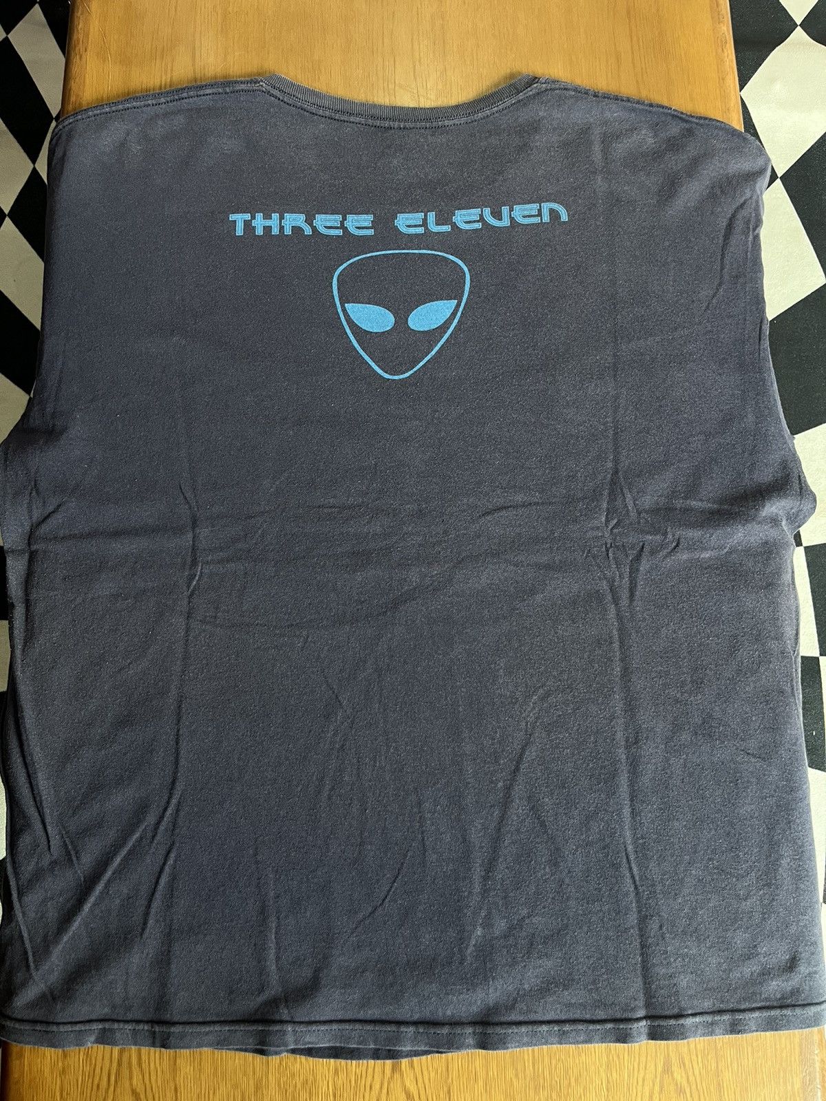 Band Tees Vintage 311 Three Eleven Alian band 00’s Tshirt Size US XXL / EU 58 / 5 - 9 Thumbnail