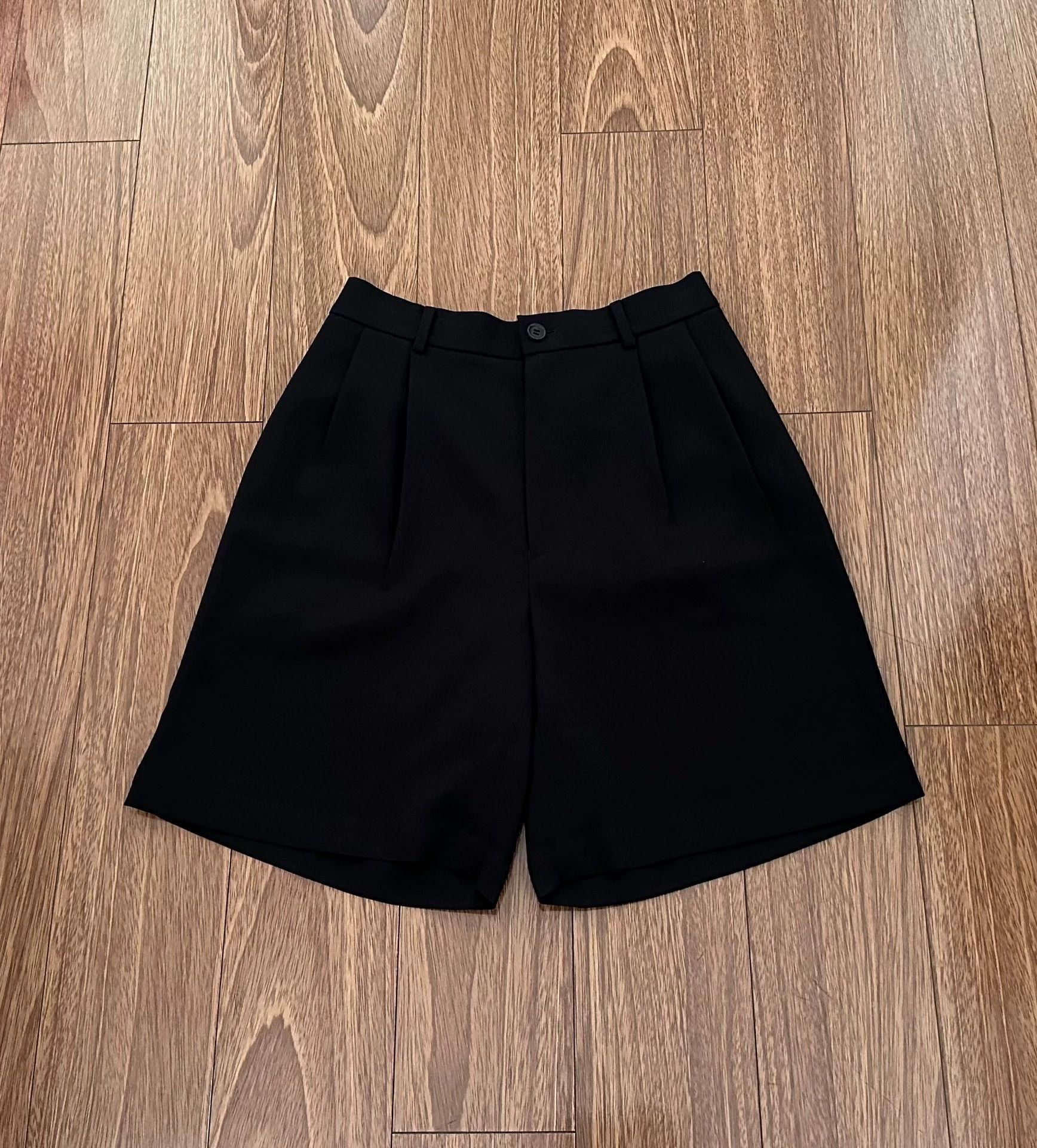 N.Hoolywood N.HOOLYWOOD 25SS Double Pleat Drape Loose-Casual Short 36 Size US 36 / EU 52 - 1 Thumbnail