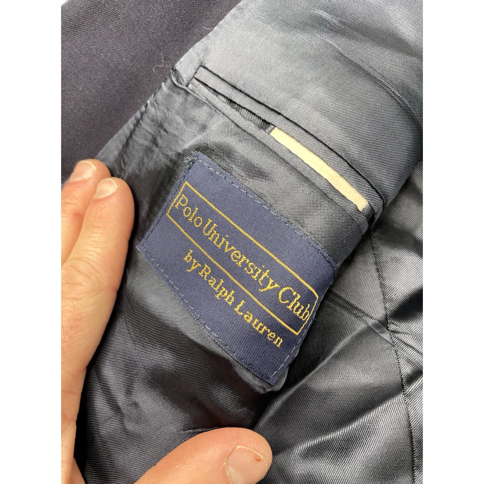 Ralph Lauren VTG Ralph Lauren Blazer Men 44R Wool Navy Blue Notch Lapel University Club Gold Buttons Single-Breasted Four-Button Front Button Style 2-Button Jacket Size US XXL / EU 58 / 5 - 3 Thumbnail