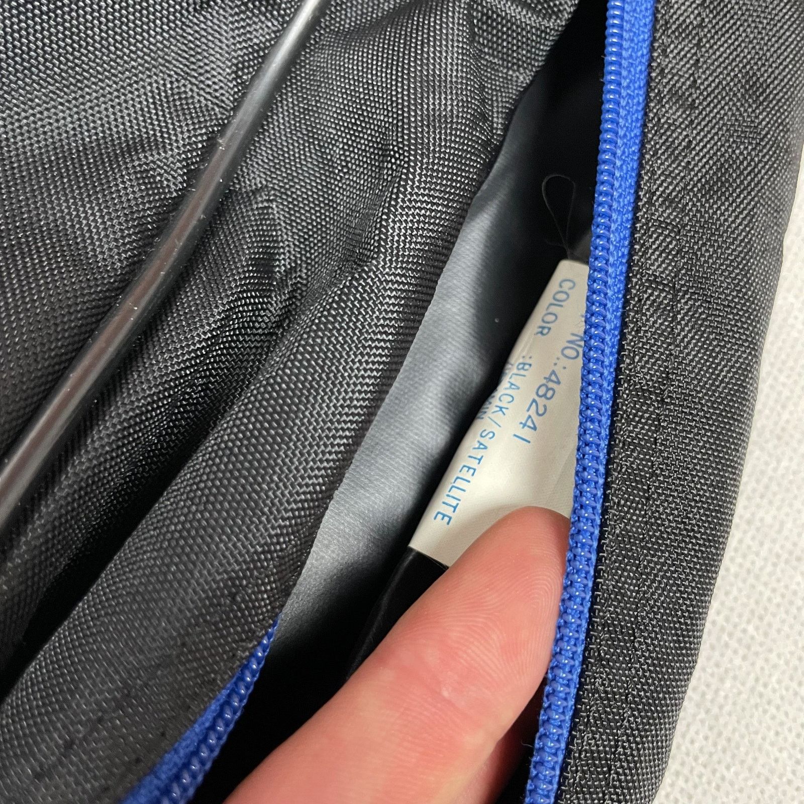 Adidas × Vintage Adidas Adults Black Blue 3-Stripes Wide Strap Crossbody Bag Size ONE SIZE - 9 Thumbnail