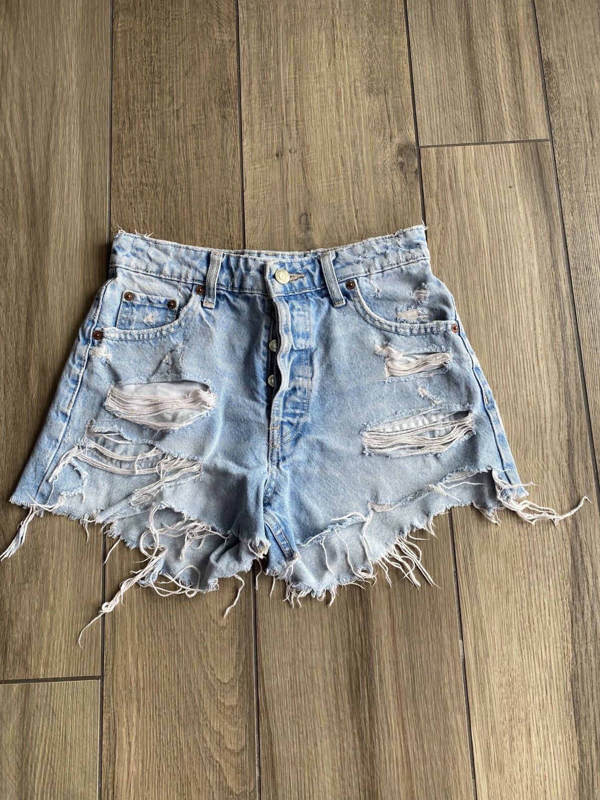 Zara Pantaloncini jeans Zara Size 26" / US 2 / IT 38 - 1 Thumbnail