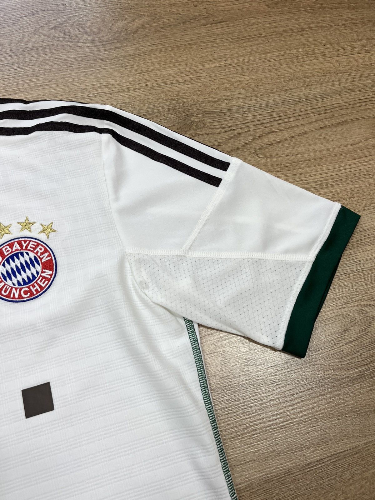 Adidas Bayern Munich 2013/14 Jersey Football T-shirt Soccer Adidas Size US M / EU 48-50 / 2 - 5 Thumbnail