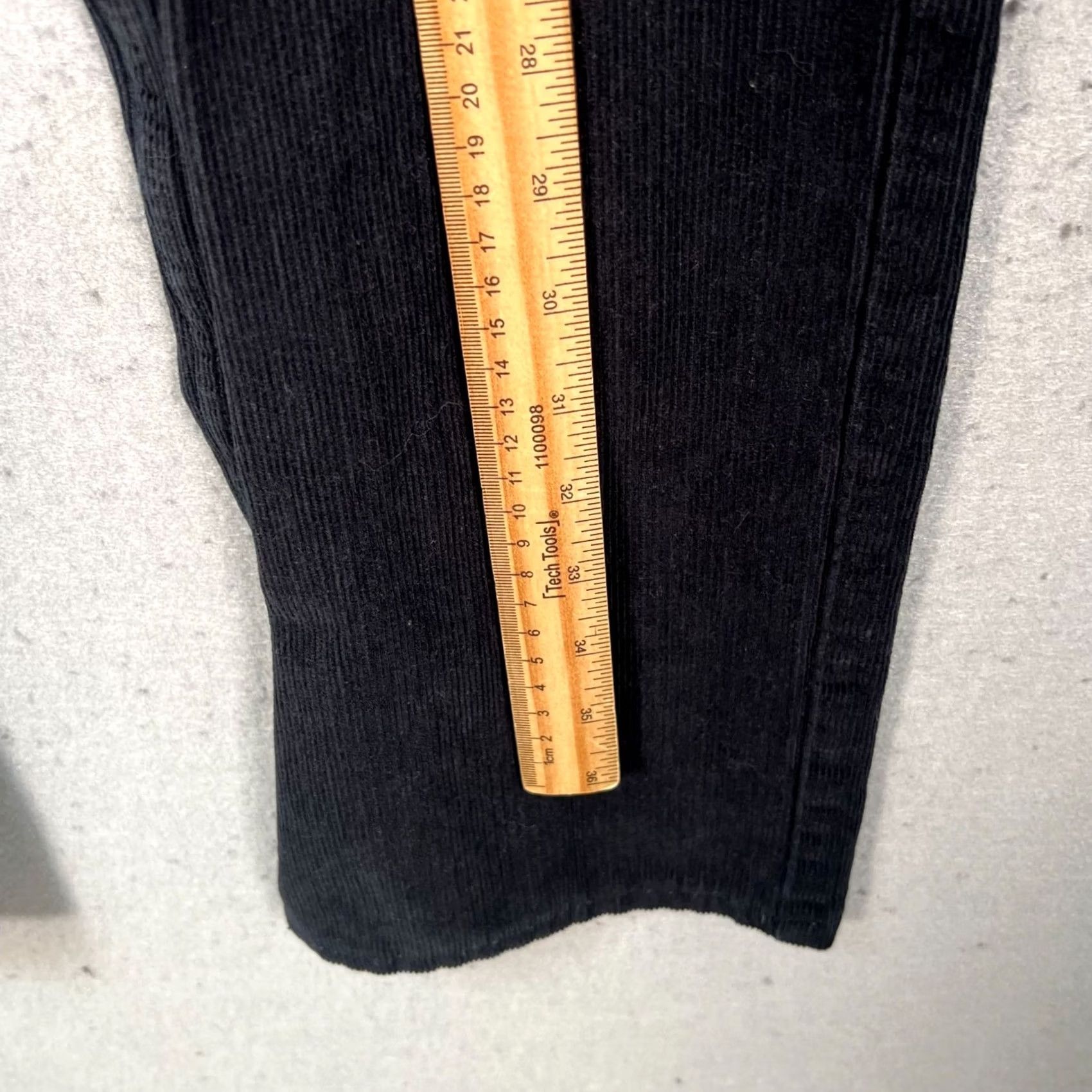 Levi's Levi's 514 Mens Size 33 x 32 Black Corduroy Straight Leg Pants Size US 33 - 7 Thumbnail