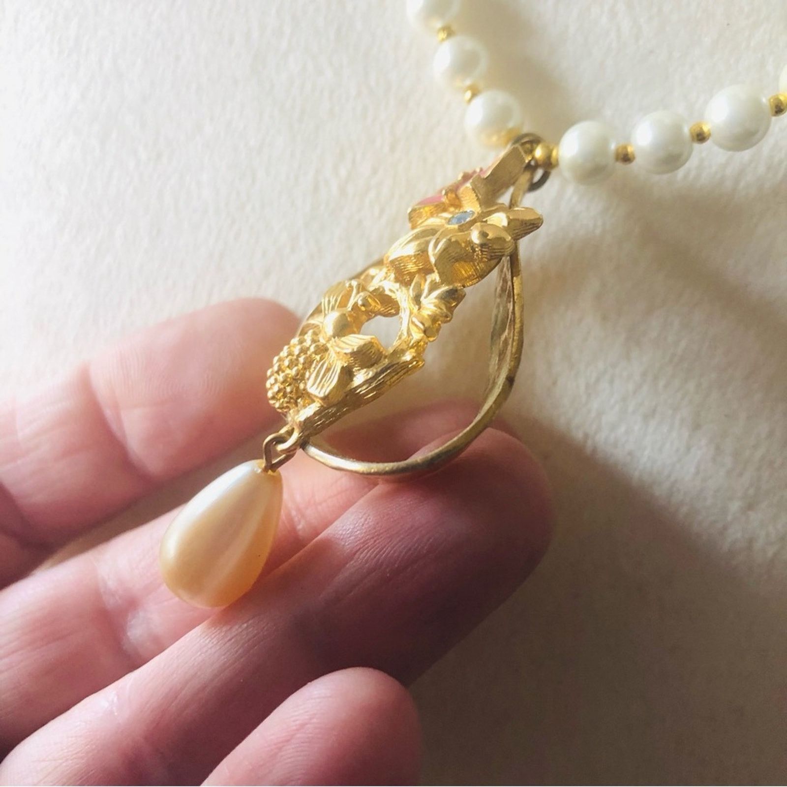 Handmade Handcrafted repurpose hammered gold floral Pearl necklace Size ONE SIZE - 11 Thumbnail