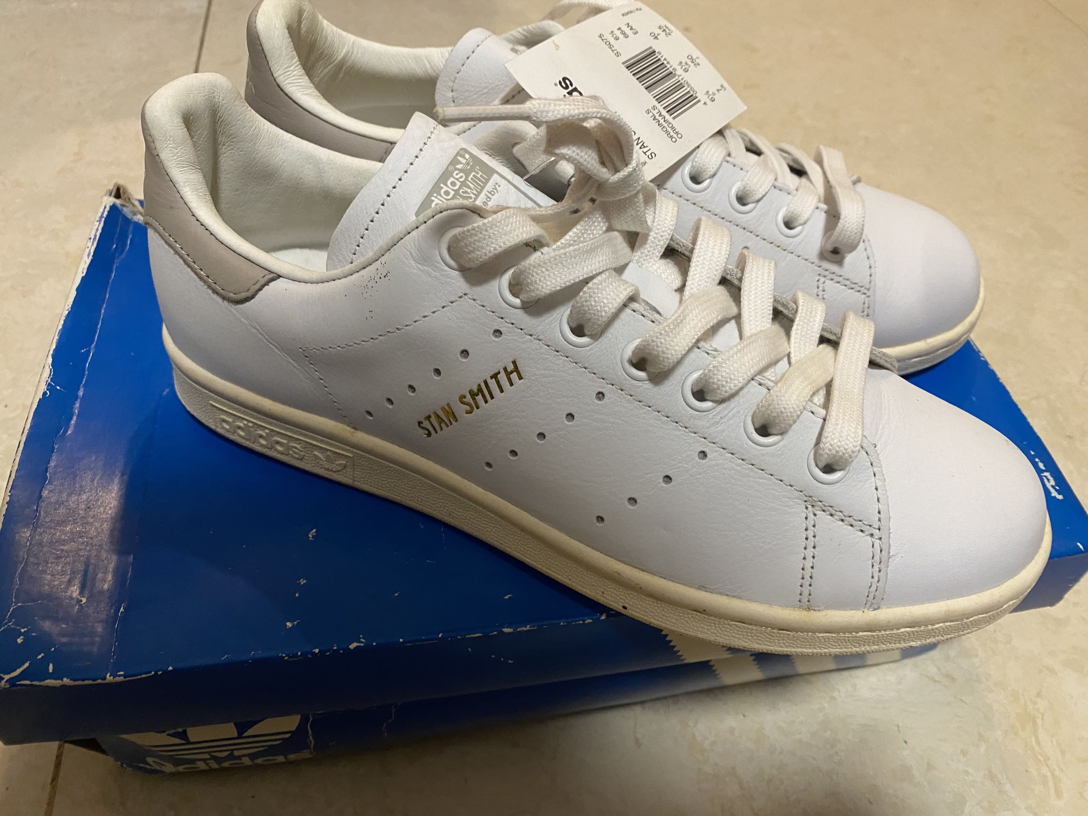 Adidas Adidas Stan Smith White and Beige Sneakers US7 Size US 7 / EU 40 - 1 Thumbnail