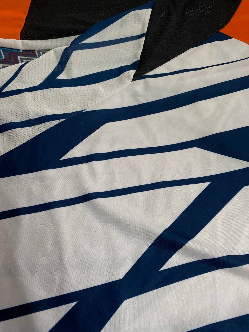 Alpinestars Vintage Alpinestars Big Center Logo Longsleeve Tee T-Shirt Size US XL / EU 56 / 4 - 11 Thumbnail