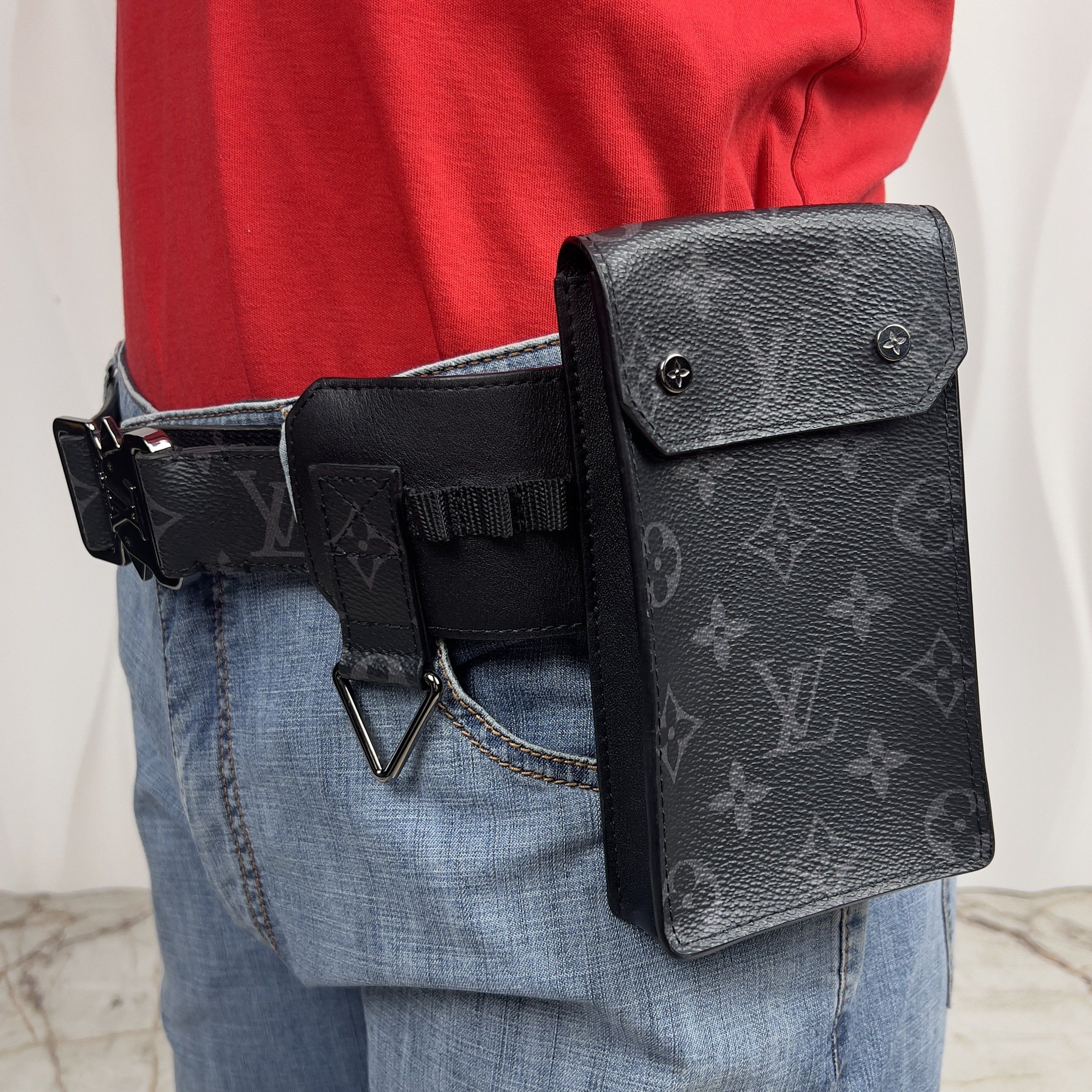 Louis Vuitton Utility Monogram Eclipse Belt Bag Pounch 35 mm Crossbody Size ONE SIZE - 3 Thumbnail