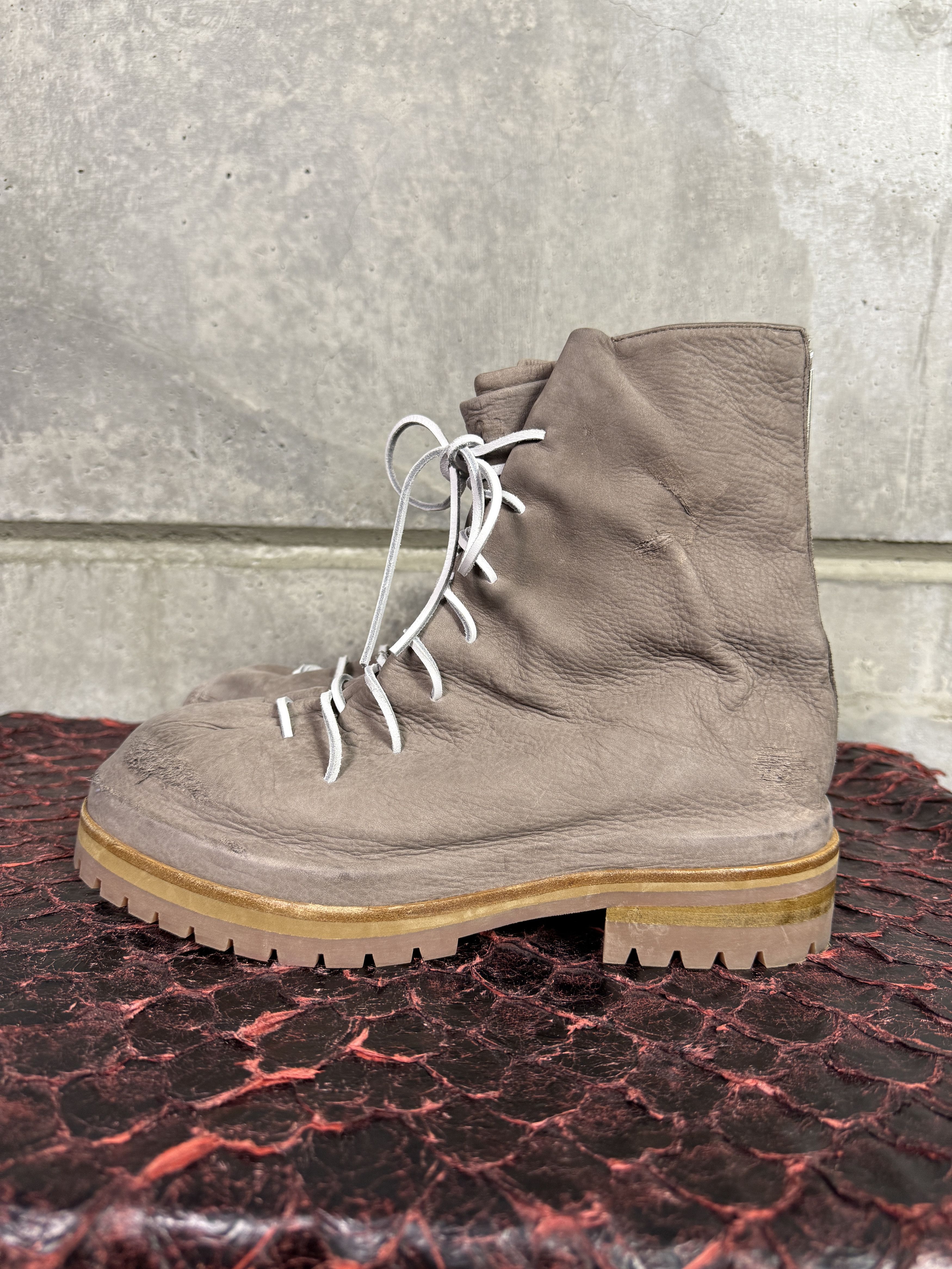 424 $1490 424 Dusty Nude Nabuk Leather Laced Up Marathon Boot Size US 8 / EU 41 - 9 Thumbnail