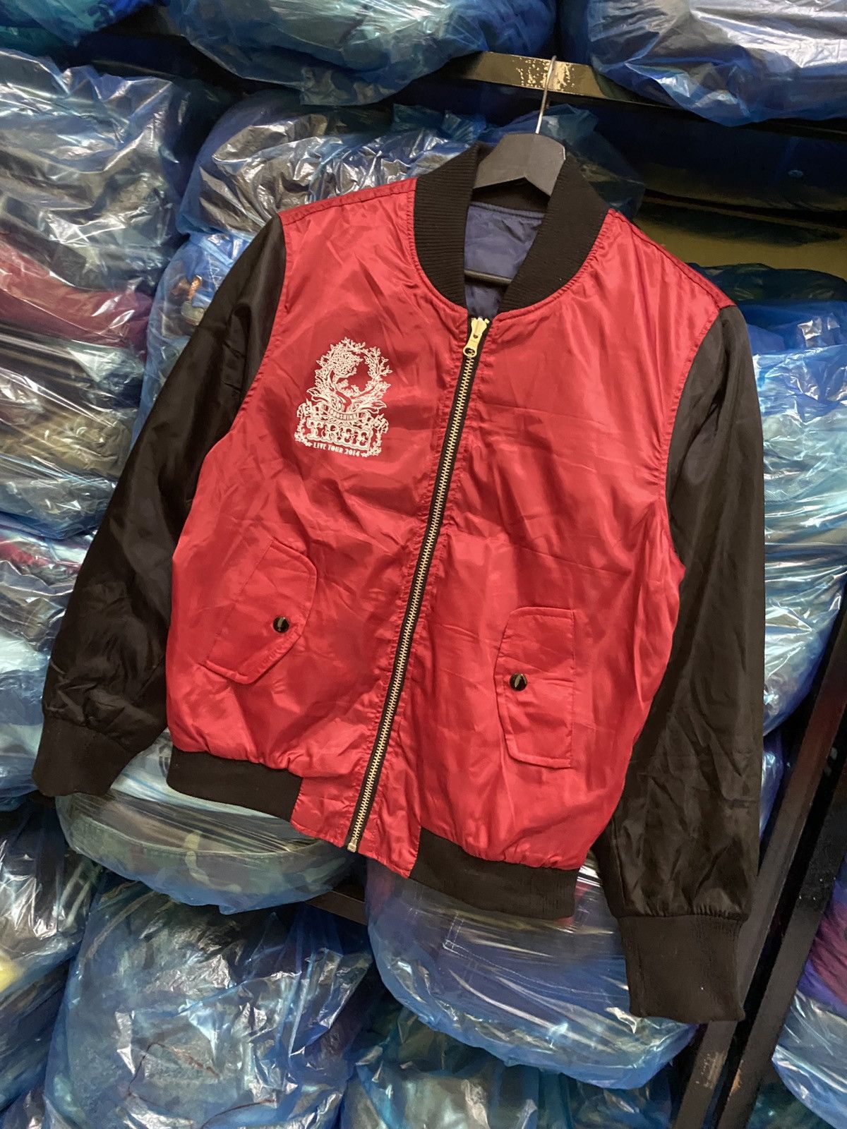 Band Tees TOHOSHINKI REVERSIBLE BOMBER JACKET Size US S / EU 44-46 / 1 - 2 Thumbnail