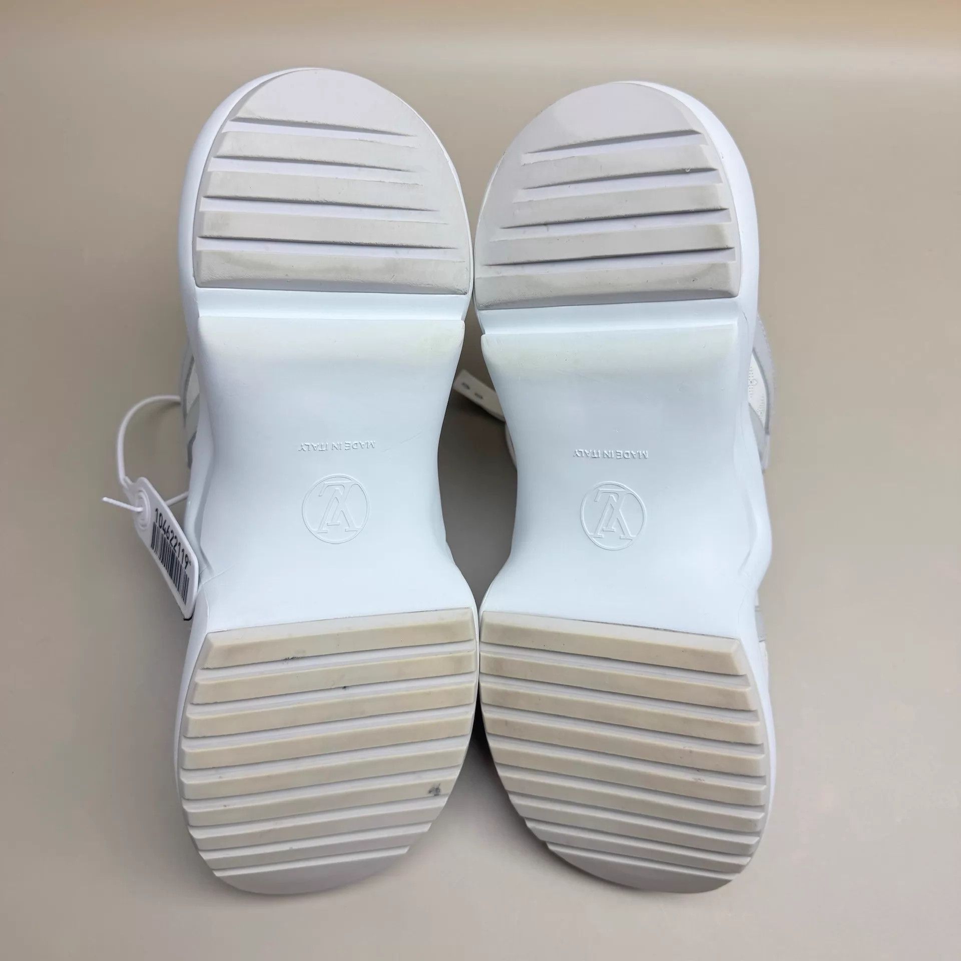 Louis Vuitton LV Gray & White Monogram Arch Dad Slide 39 95New Size US 8.5 / IT 38.5 - 6 Thumbnail