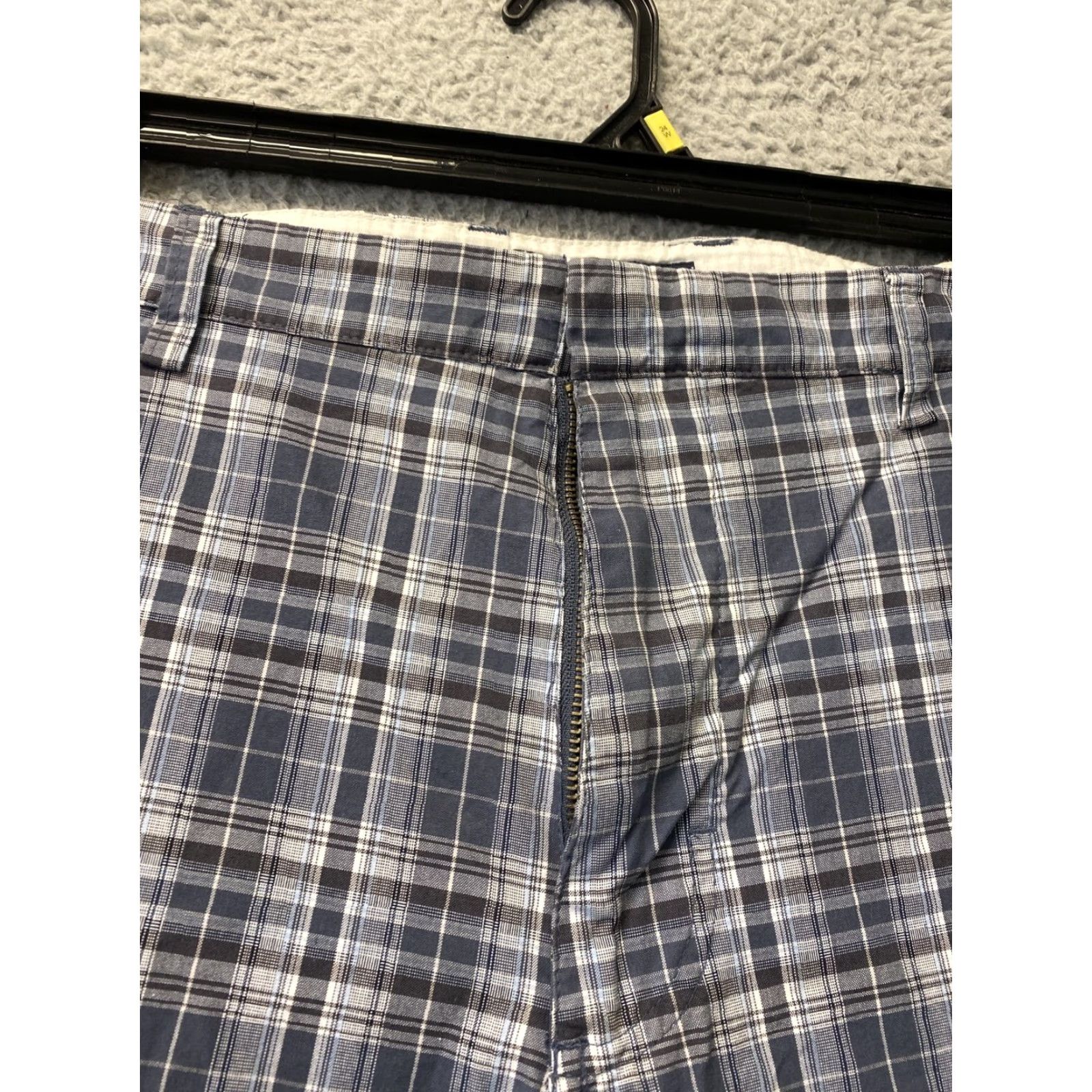 Banana Republic VINTAGE Banana Republic Mens Shorts Size 36 Gray Plaid Cotton Flat Front Casual Summer Size US 36 / EU 52 - 2 Thumbnail
