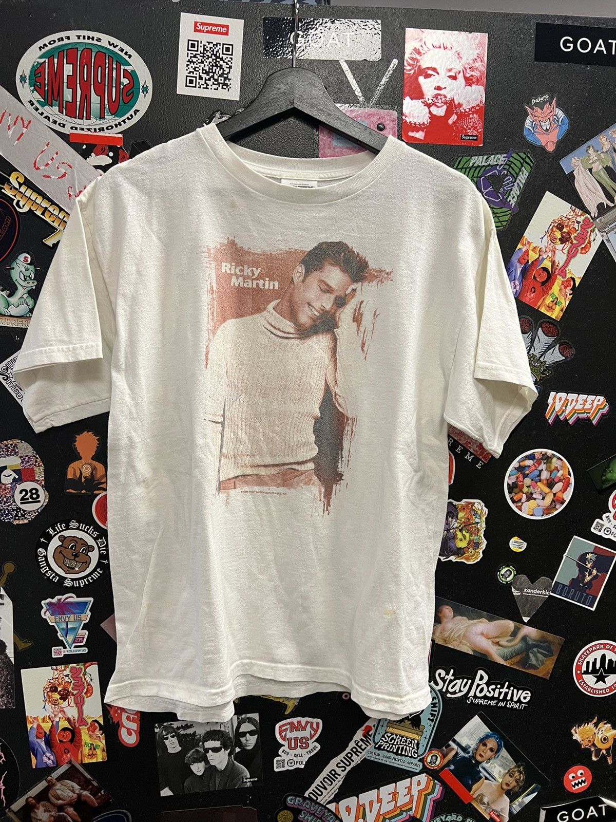 Vintage Vintage 1999 Ricky Martin Shirt Size M / US 6-8 / IT 42-44 - 1 Thumbnail