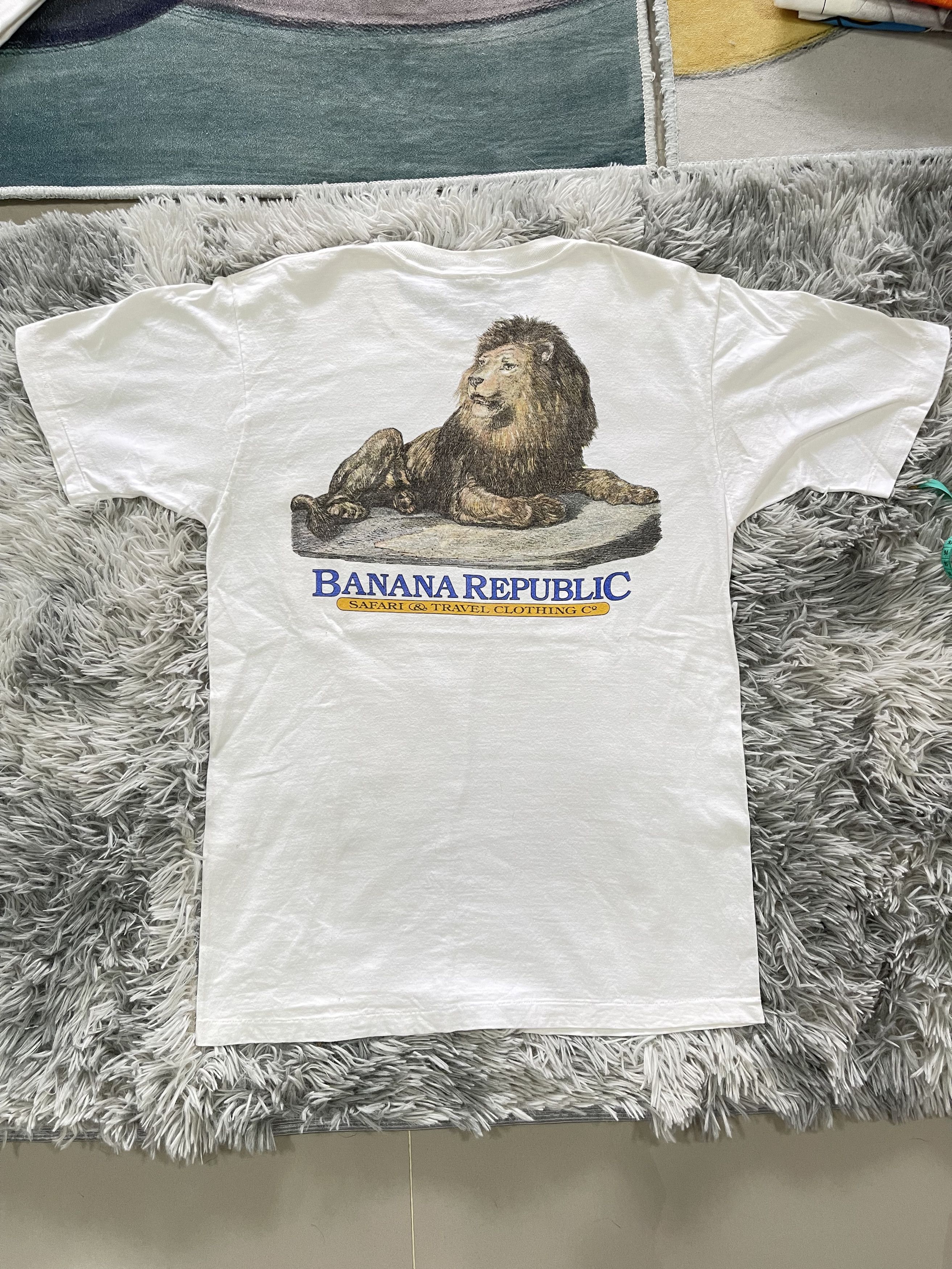 Banana Republic Vintage 90s Lion Safari Banana Republic Pocket T-shirts Size US M / EU 48-50 / 2 - 1 Thumbnail