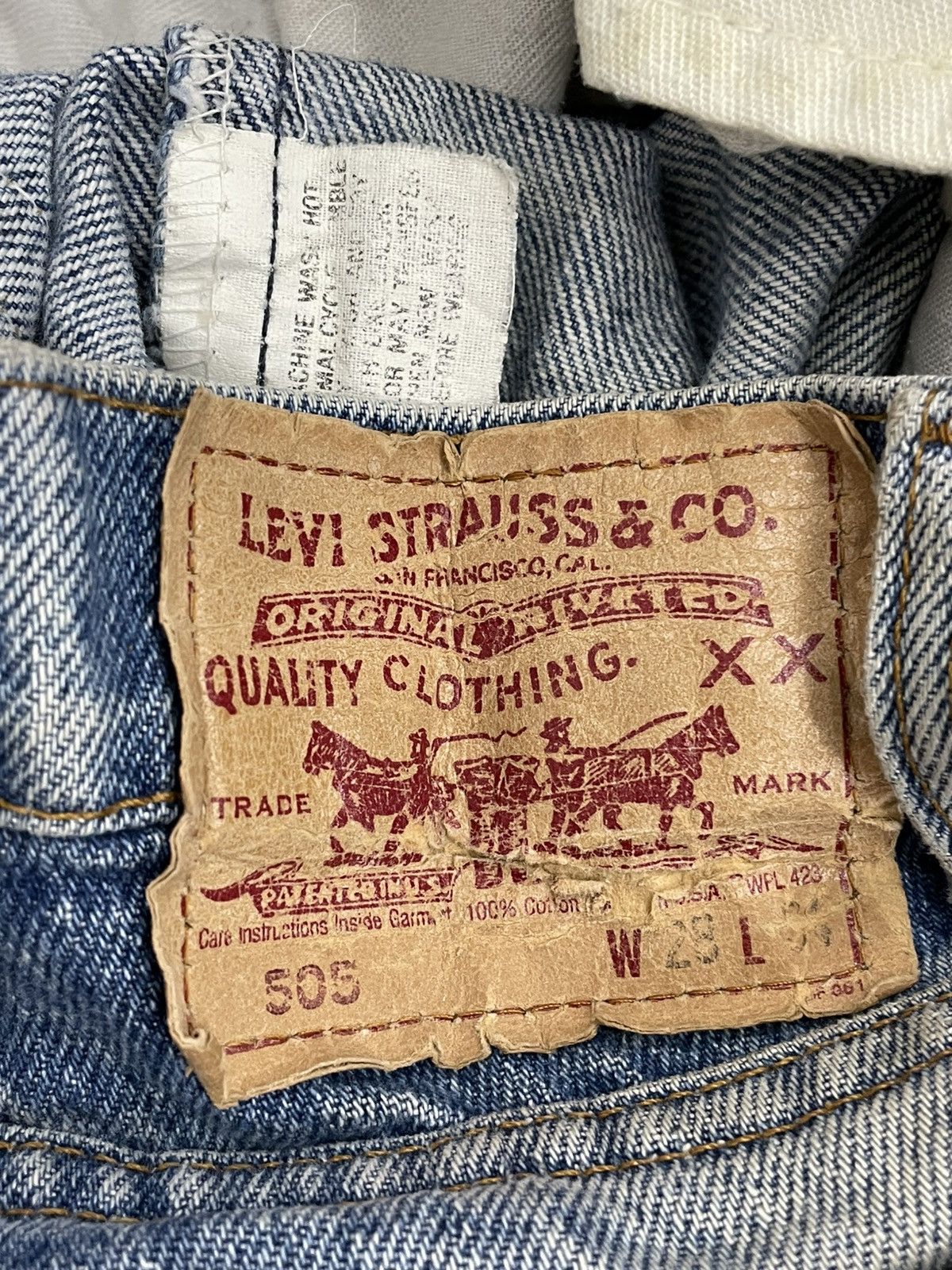 Levi's Vintage Clothing VINTAGE 505 LEVIS USA DESIGNER 90S OLD STAIN MUD OG DENIM Size US 26 / EU 42 - 17 Thumbnail