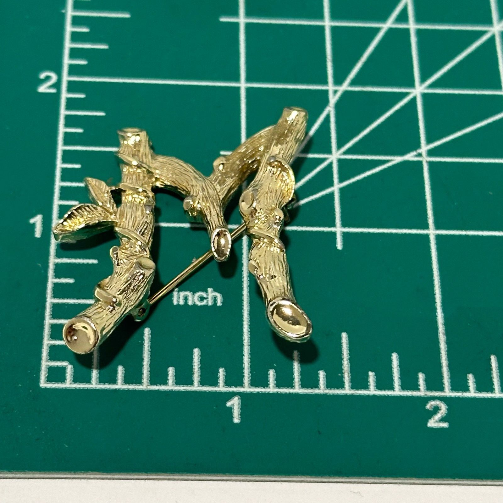 Vintage Sarah Coventry Brooch LETTER M Bamboo Twig Vintage Initial M Size ONE SIZE - 3 Thumbnail