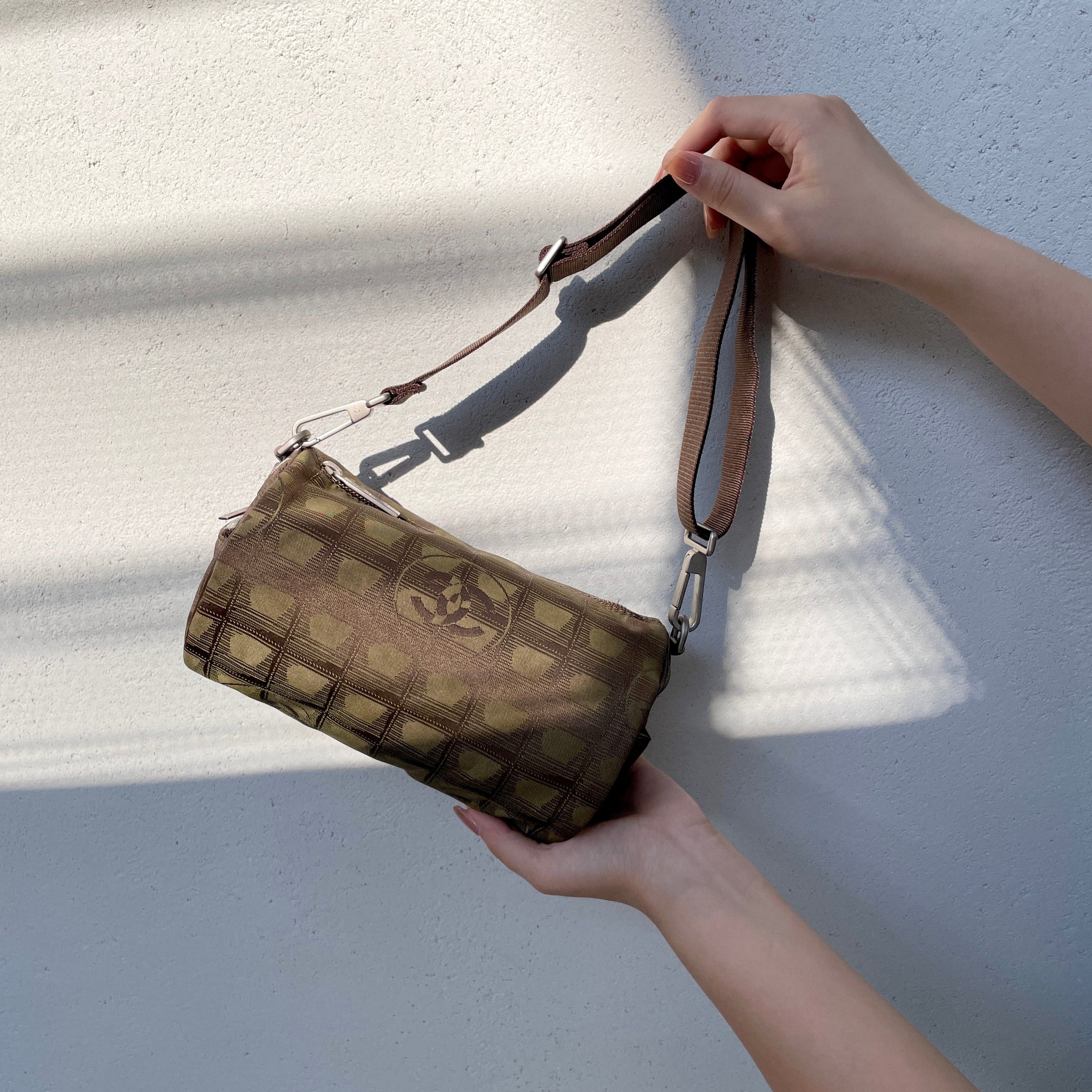 Chanel Chanel New Travel Line Double Chain Shoulder Bag No. 7 Size ONE SIZE - 1 Thumbnail