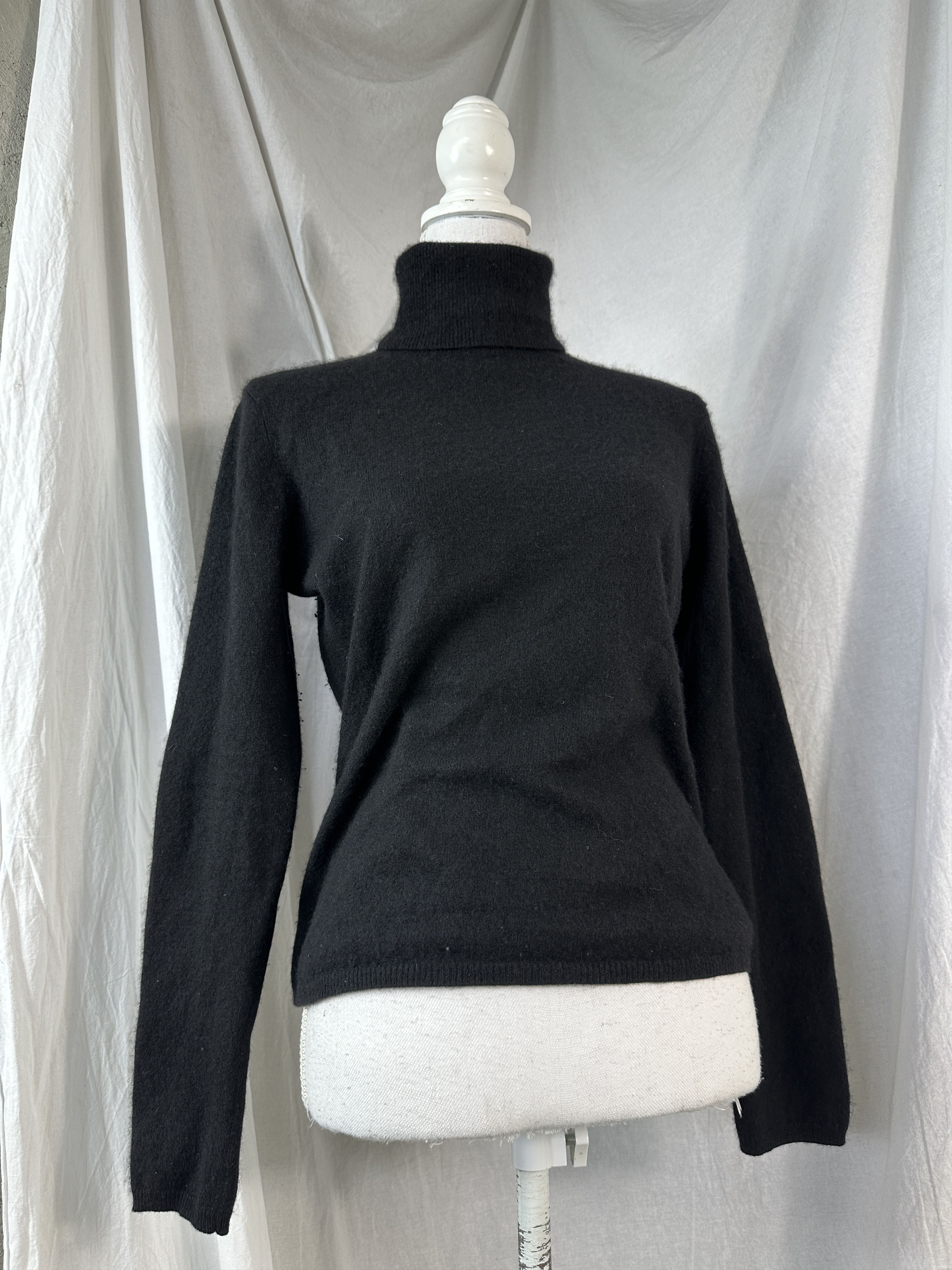 Vintage Women's Vintage Casual Y2K Turtleneck Cashmere Sweater Size M / US 6-8 / IT 42-44 - 2 Thumbnail