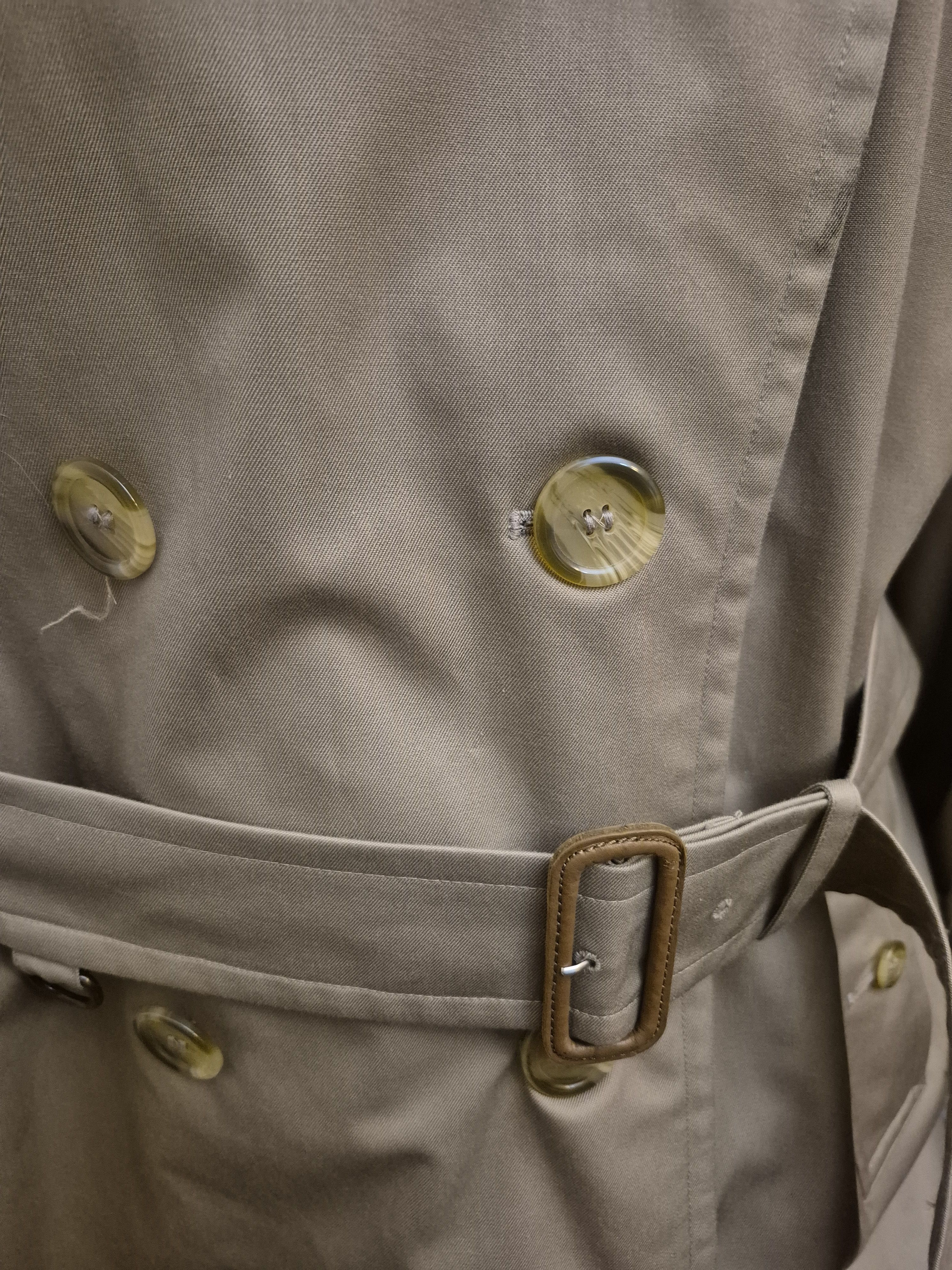 Burberry Burberry Tan Double Breast Trenchcoat Size 44 L Size US XL / EU 56 / 4 - 3 Thumbnail