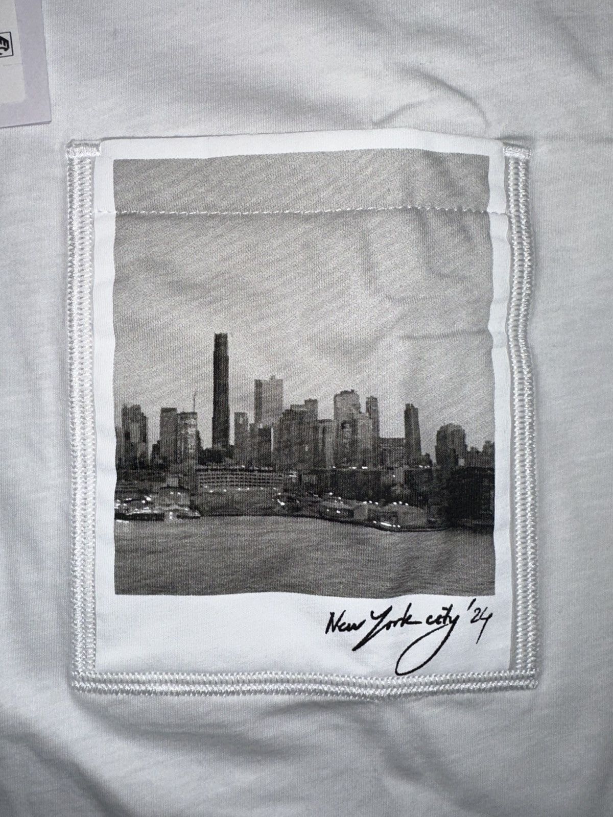 Helmut Lang Helmut Lang NYC Pocket Tee Size US L / EU 52-54 / 3 - 4 Thumbnail