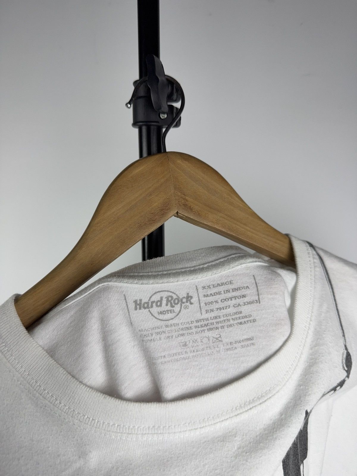 Hard Rock Cafe Hard Rock Hotel Ibiza Graphic Headphones T-Shirt White XXL Size US XL / EU 56 / 4 - 6 Thumbnail
